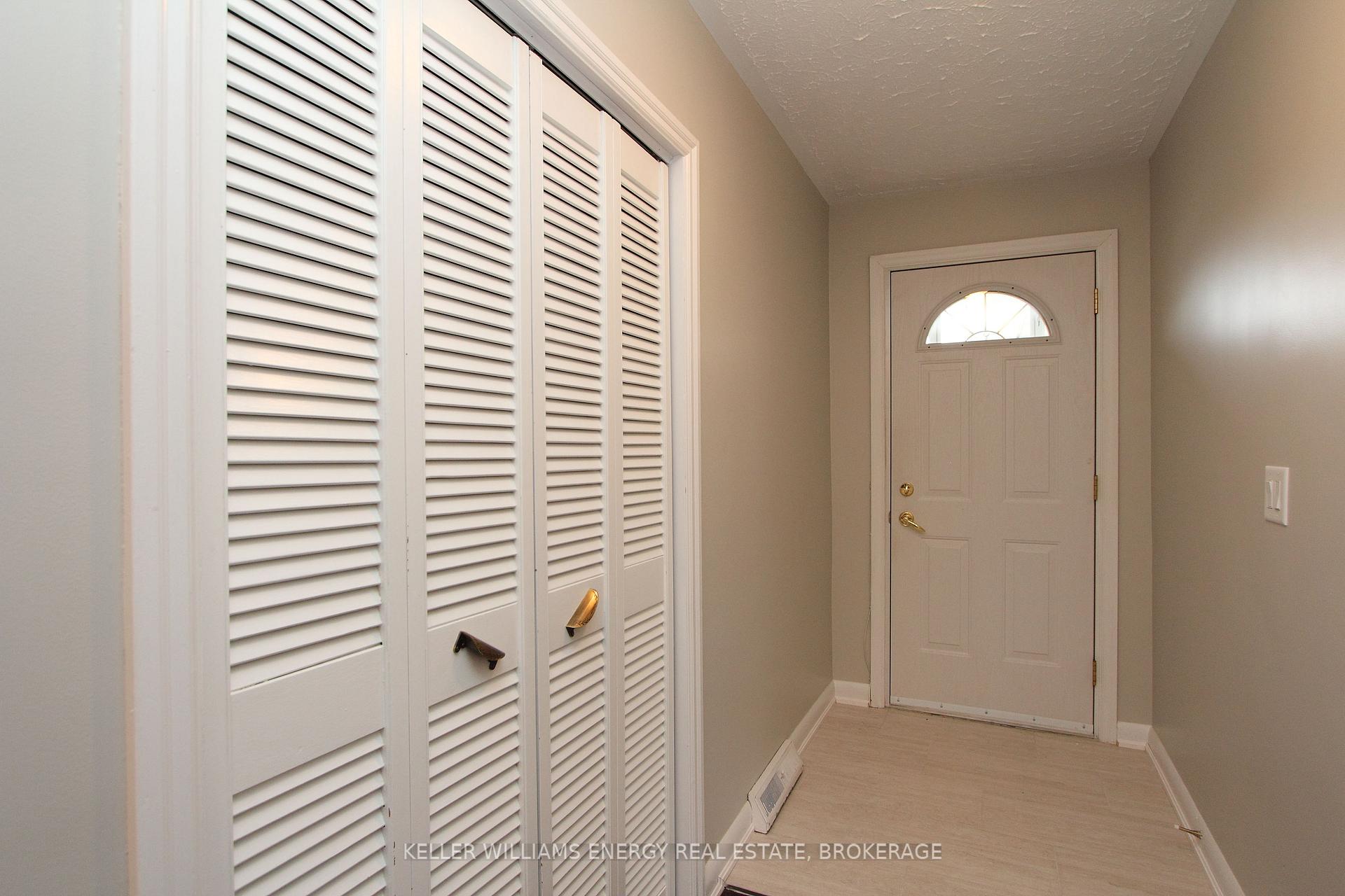 Photo 2 of Unit Upper, 43 Harris Avenue, Oshawa, McLaughlin — HOMEH