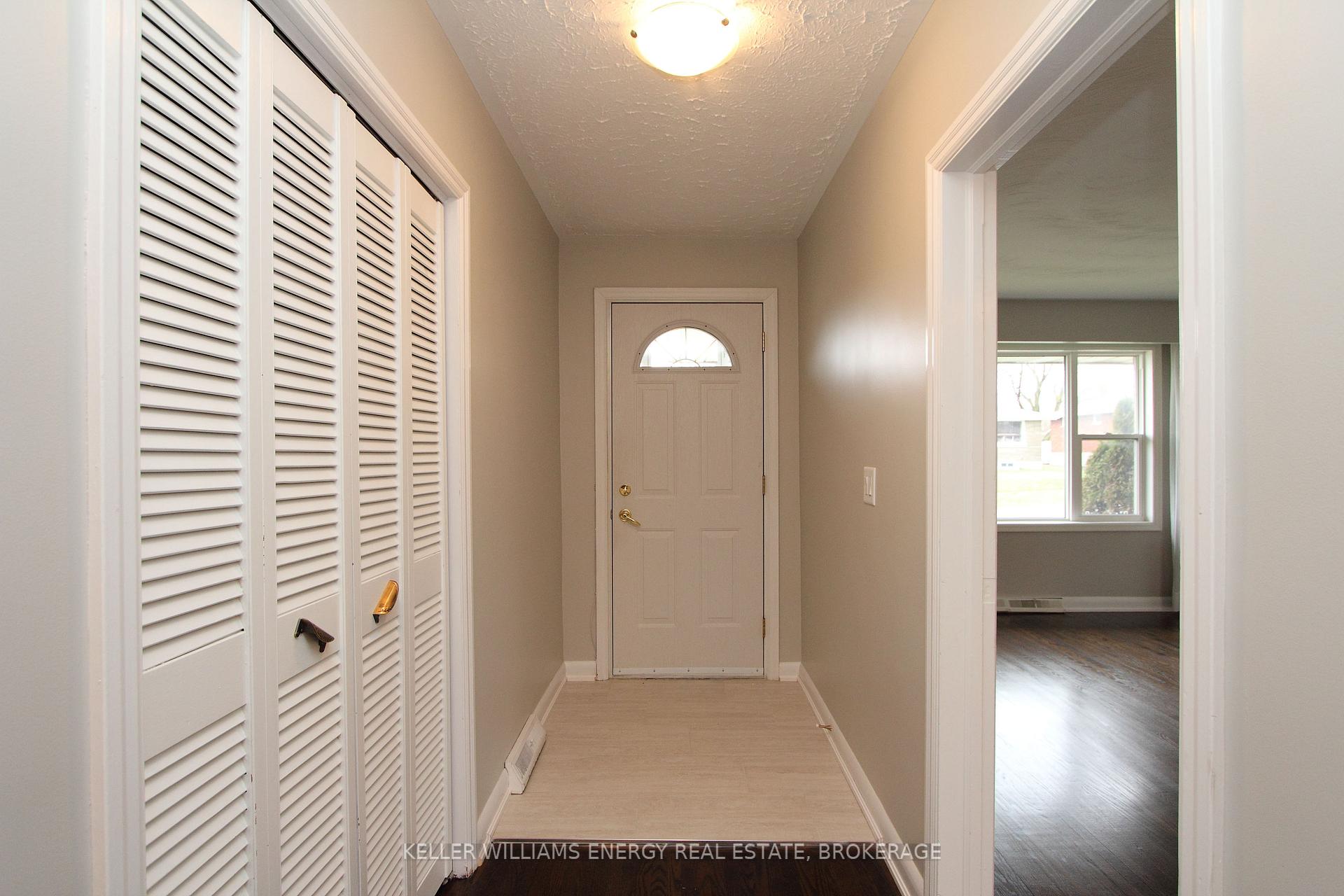 Photo 3 of Unit Upper, 43 Harris Avenue, Oshawa, McLaughlin — HOMEH