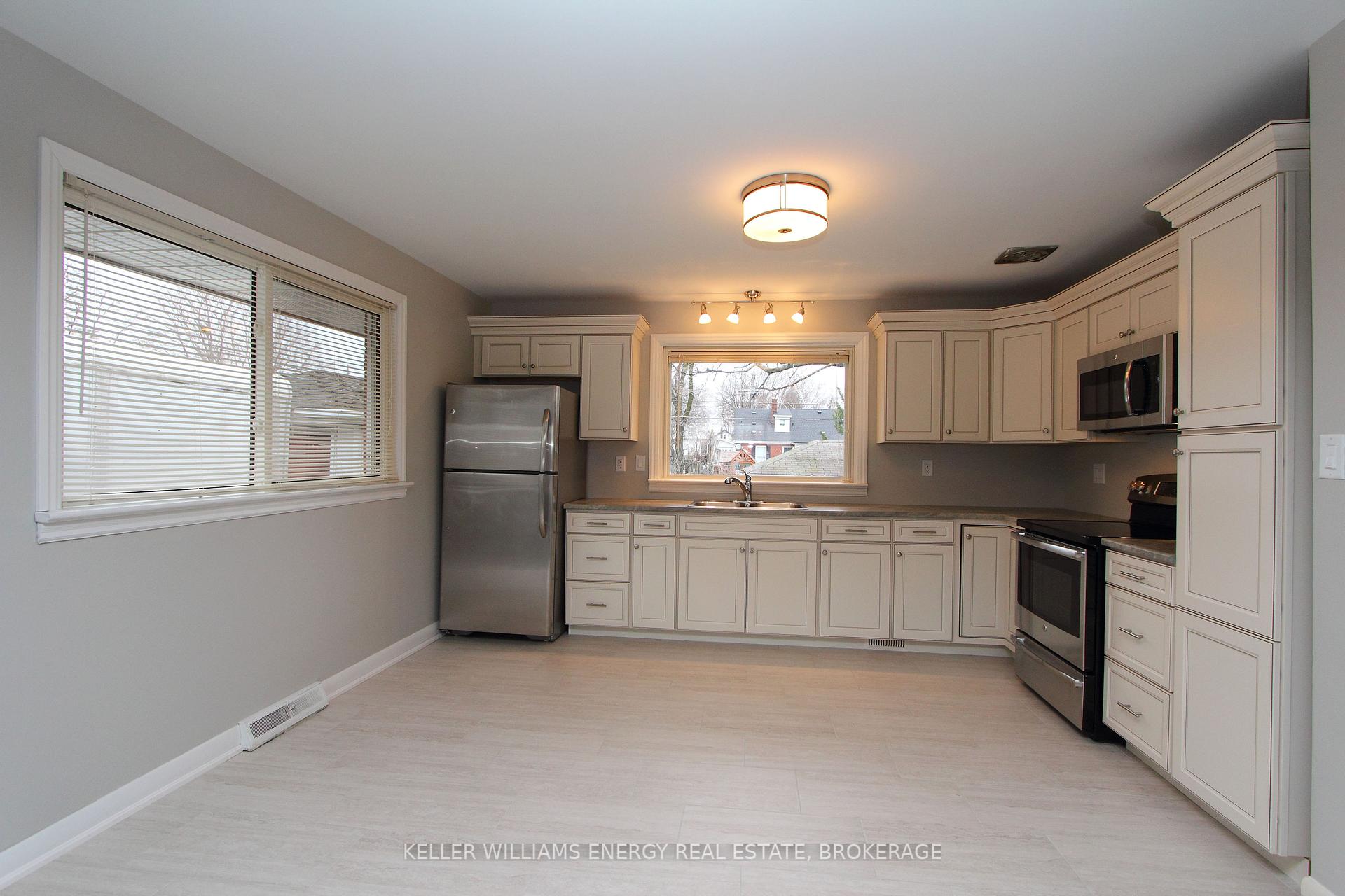 Photo 4 of Unit Upper, 43 Harris Avenue, Oshawa, McLaughlin — HOMEH