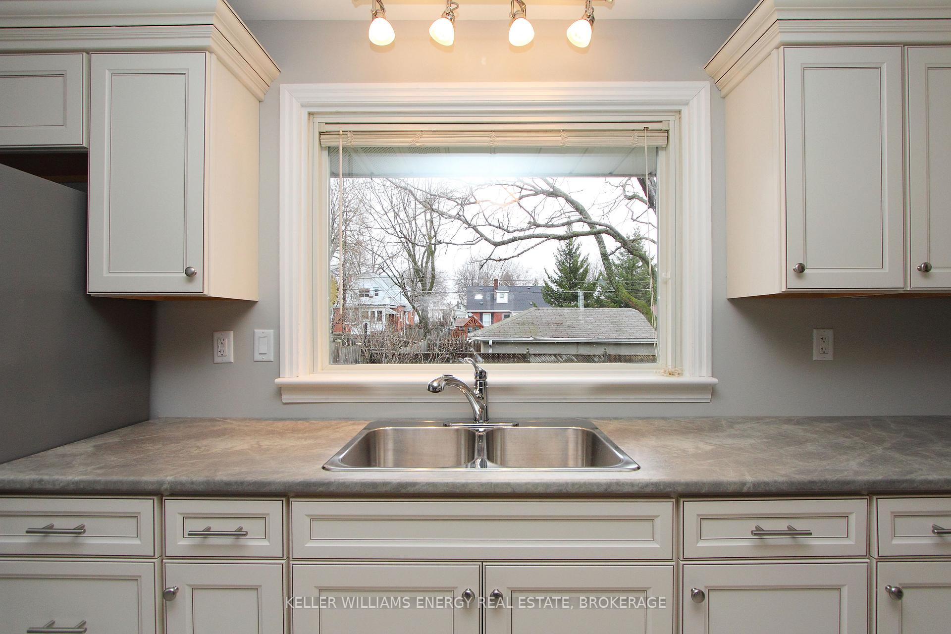 Photo 6 of Unit Upper, 43 Harris Avenue, Oshawa, McLaughlin — HOMEH
