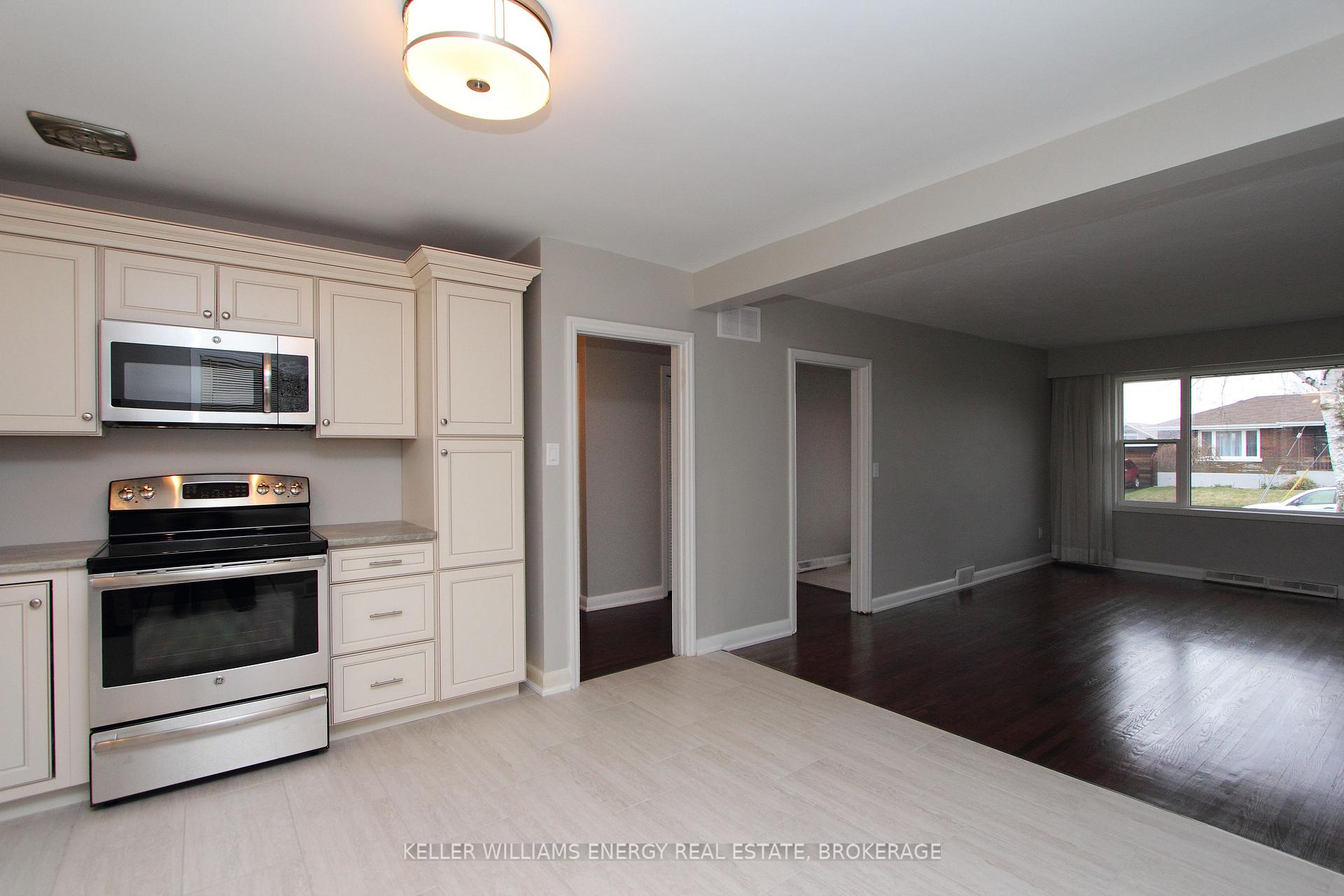 Photo 8 of Unit Upper, 43 Harris Avenue, Oshawa, McLaughlin — HOMEH