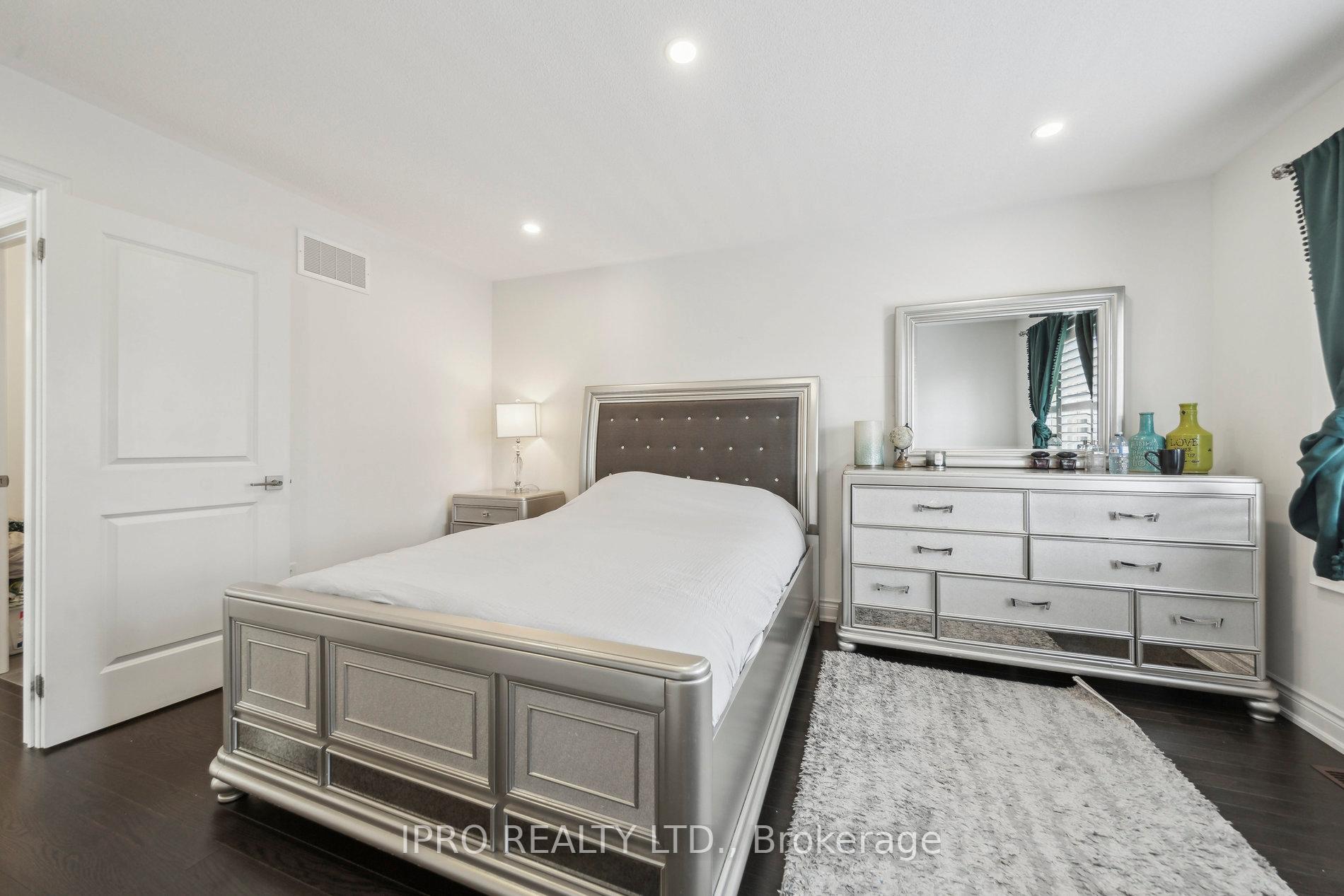 Photo 23 of 1187 Raspberry Terrace, Milton, Ford — HOMEH