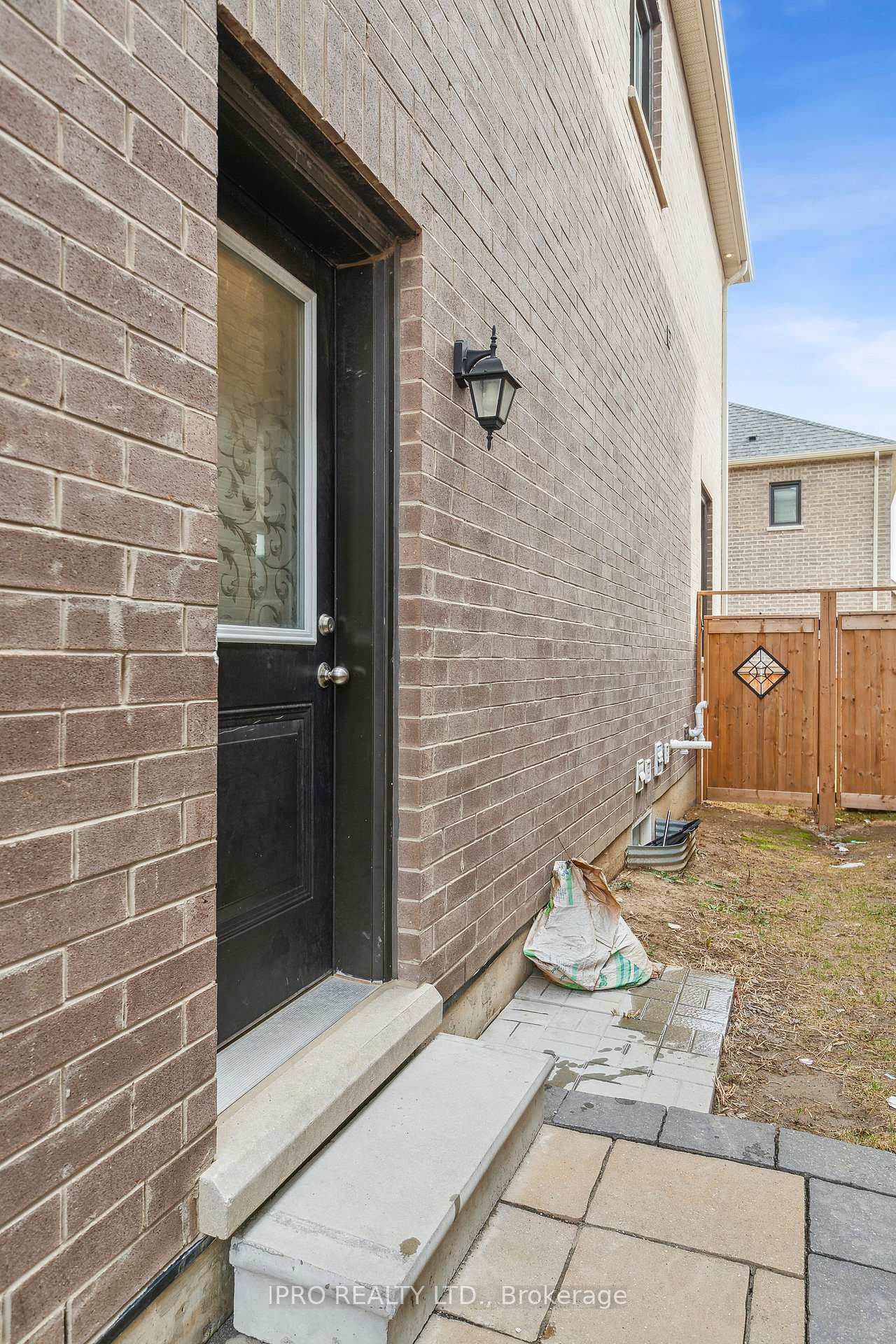 Photo 39 of 1187 Raspberry Terrace, Milton, Ford — HOMEH