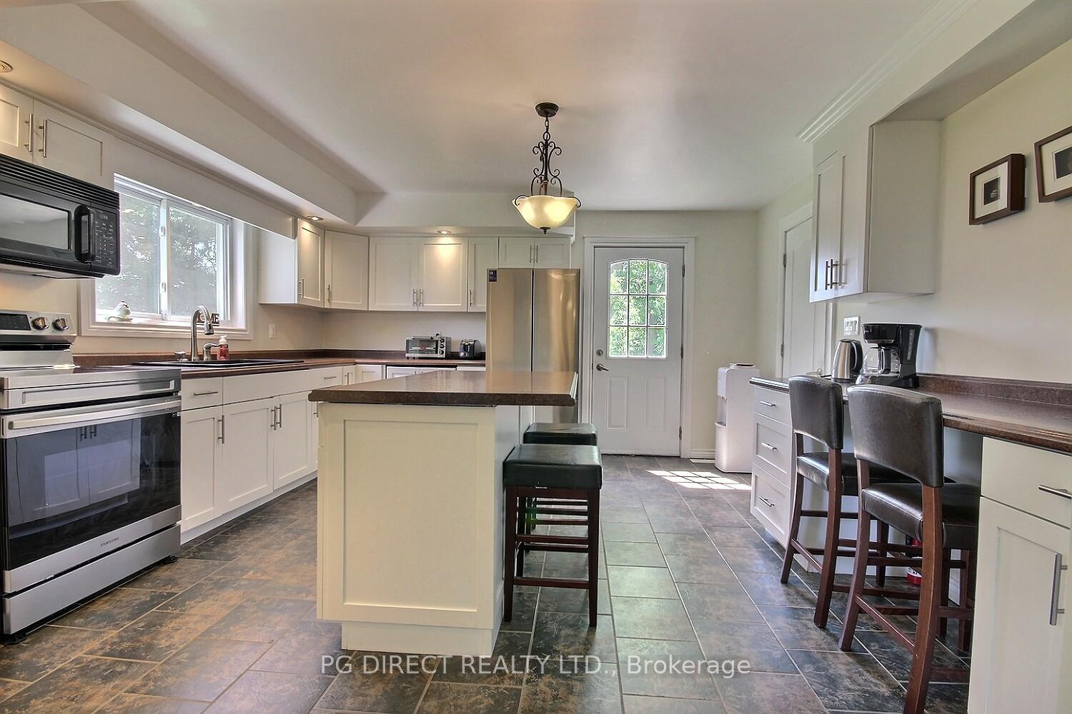 Photo 30 of 562 County Road 28, Prince Edward County, Ameliasburg Ward — HOMEH