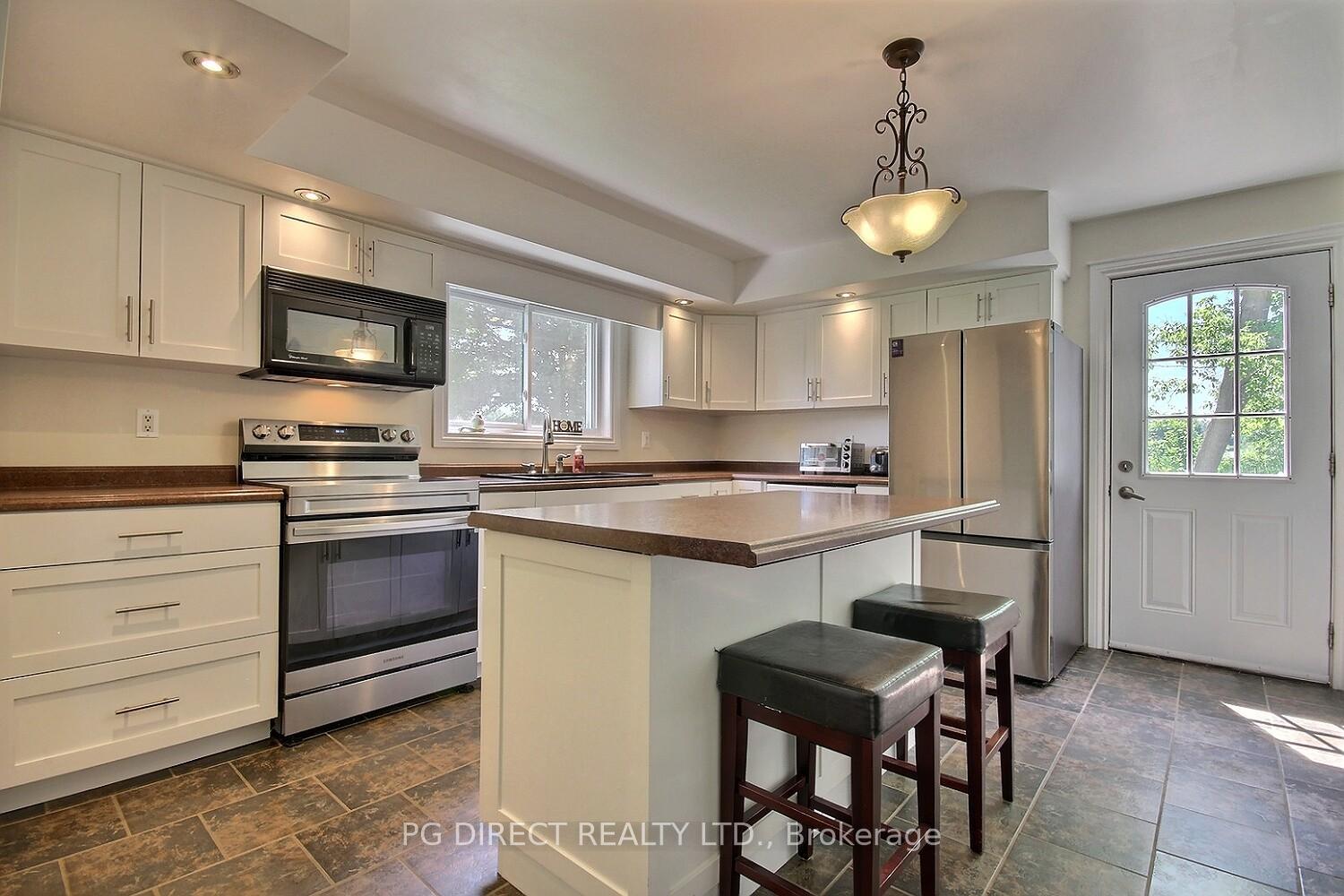 Photo 8 of 562 County Road 28, Prince Edward County, Ameliasburg Ward — HOMEH