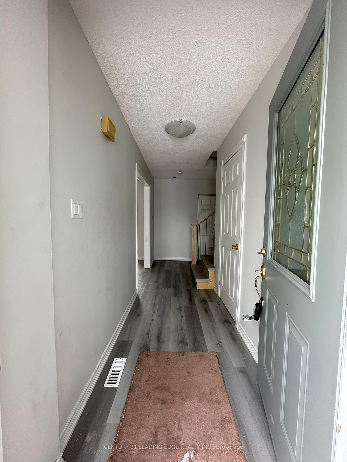 Photo 3 of Unit Upper, 1398 Tampa Crescent, Oshawa, Samac — HOMEH