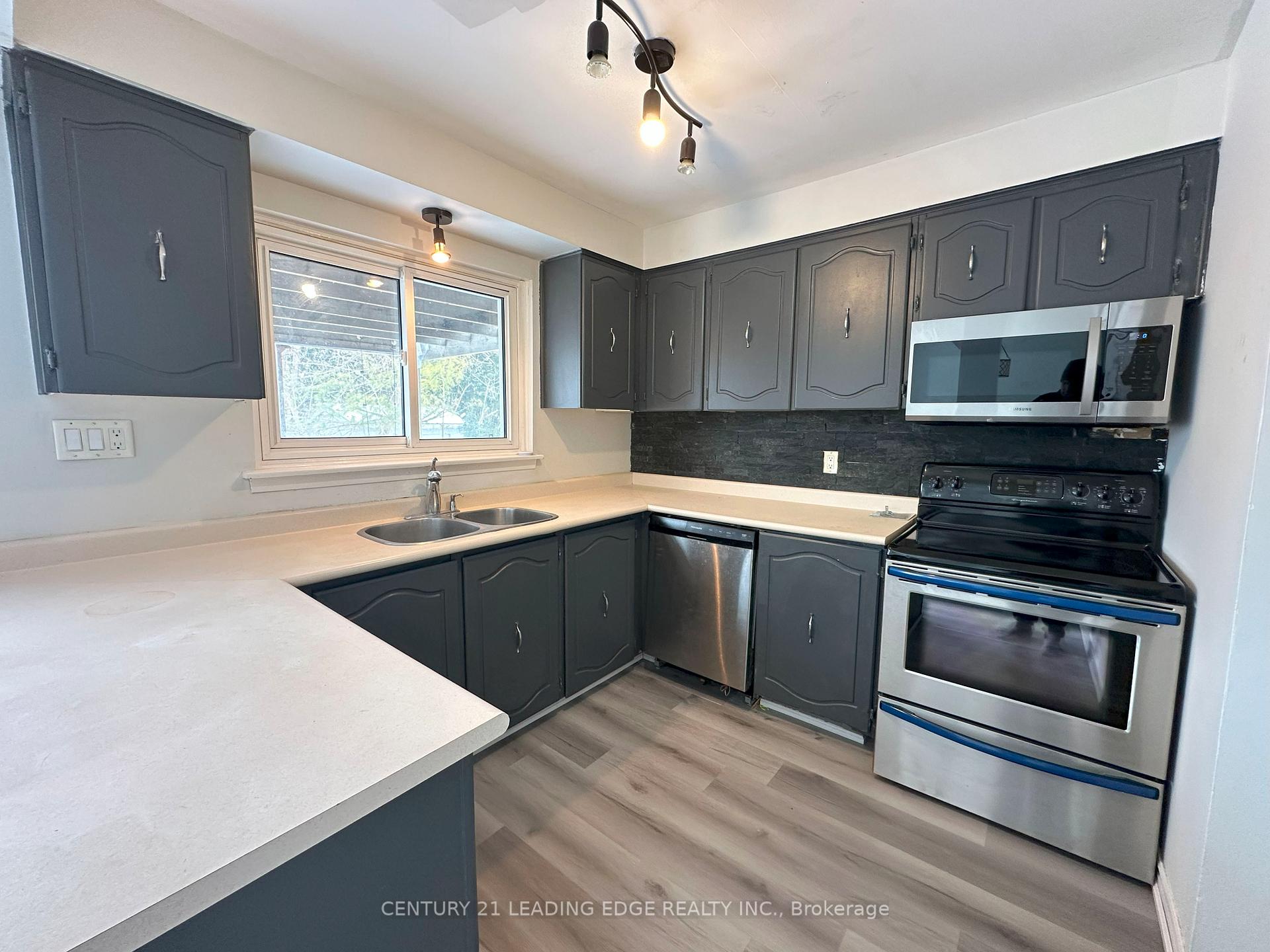 Photo 14 of Unit Upper, 1398 Tampa Crescent, Oshawa, Samac — HOMEH
