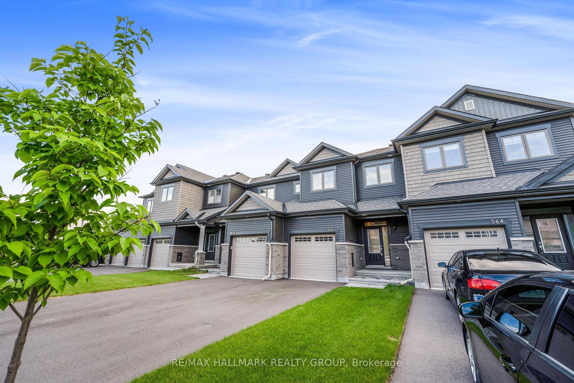 Photo 3 of 566 Cannes Crescent, Ottawa, Avalon East — HOMEH