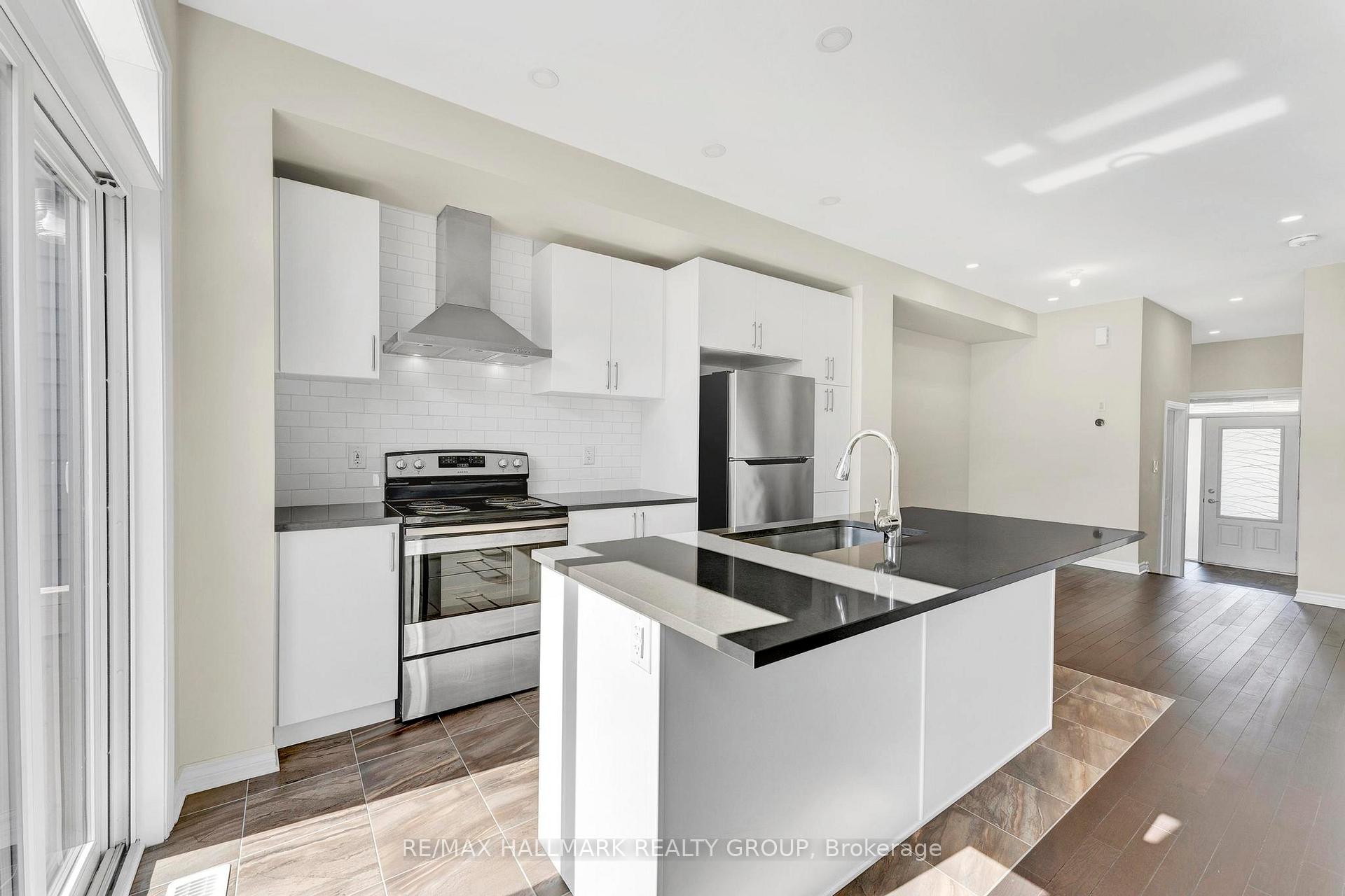 Photo 12 of 566 Cannes Crescent, Ottawa, Avalon East — HOMEH