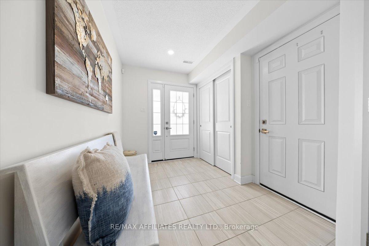 Photo 2 of 352 Mountain Sorrel Way, Ottawa, Avalon West — HOMEH