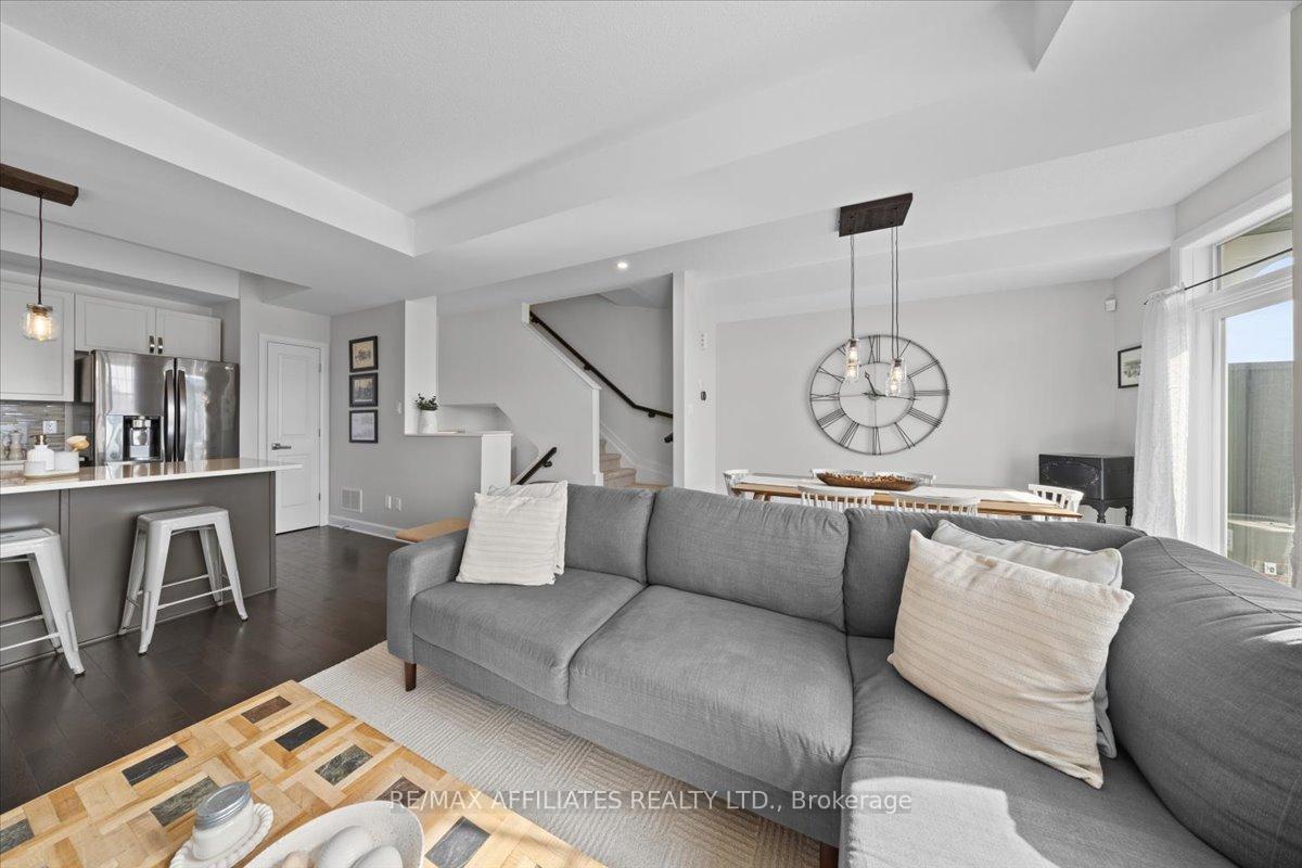 Photo 10 of 352 Mountain Sorrel Way, Ottawa, Avalon West — HOMEH