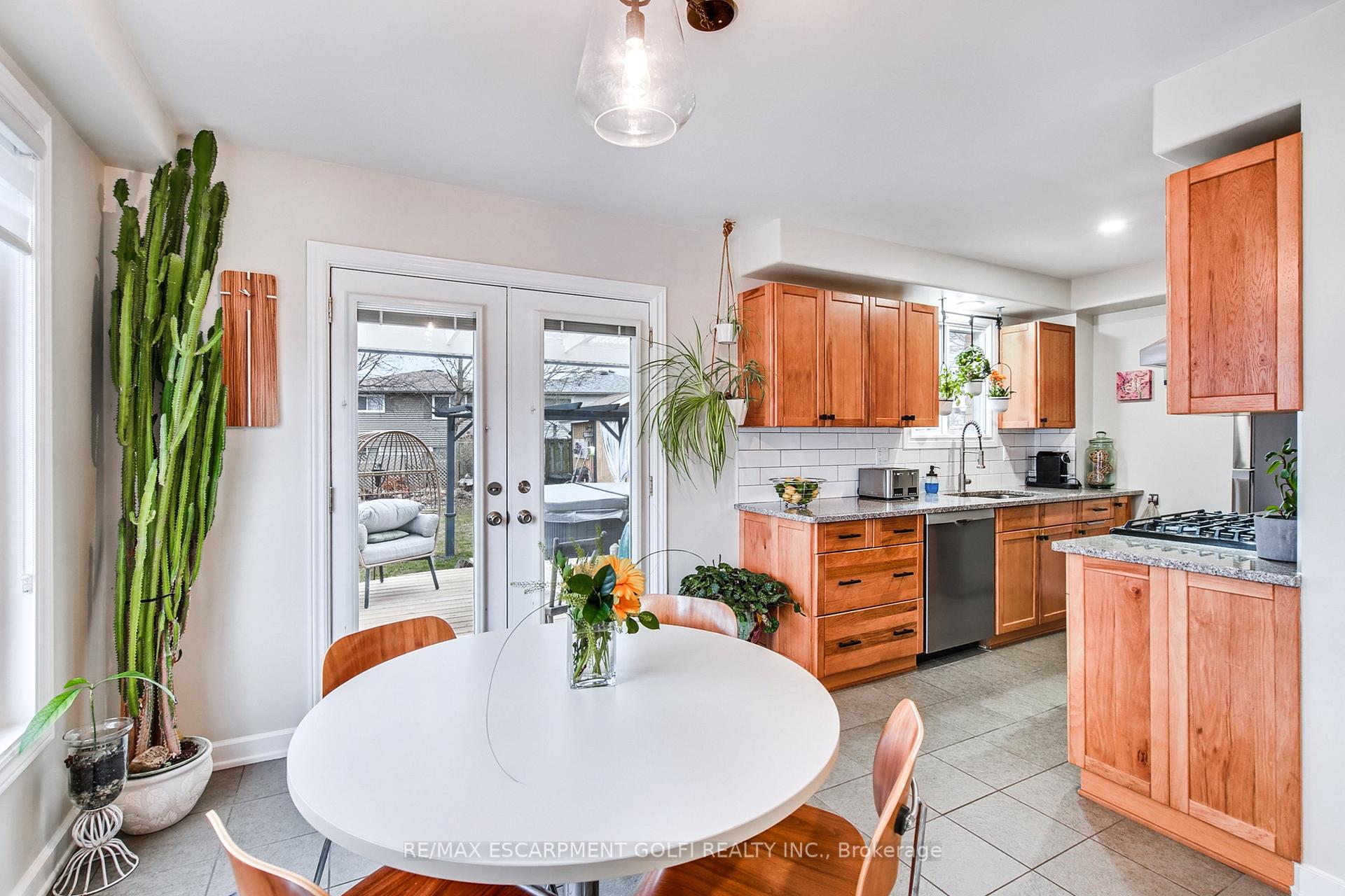 Photo 6 of 773 Laurier Avenue, Milton, Timberlea — HOMEH