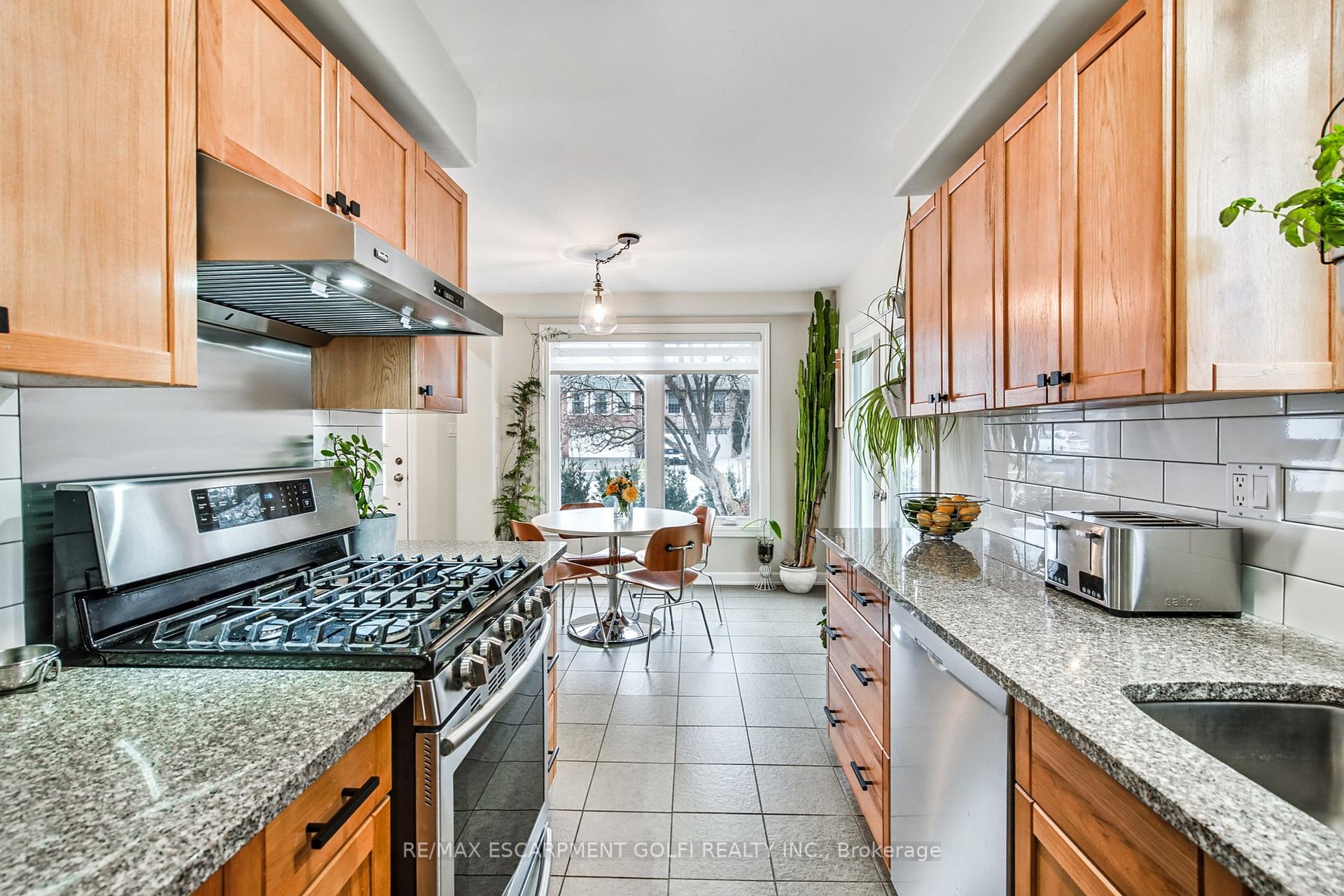 Photo 10 of 773 Laurier Avenue, Milton, Timberlea — HOMEH