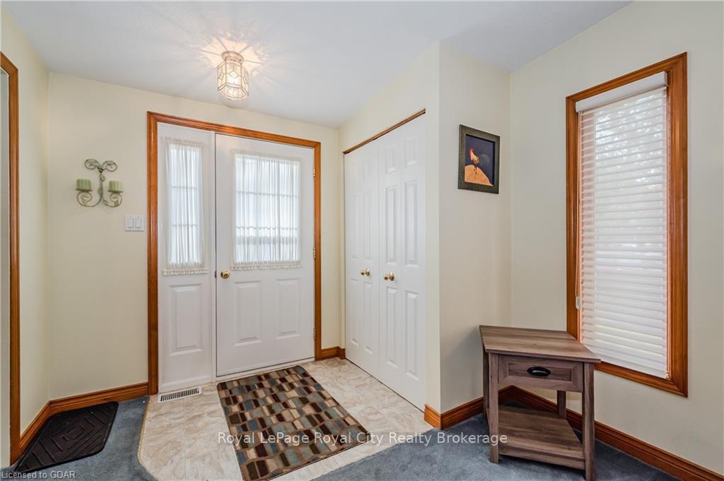 Photo 5 of 2 Spruce Avenue, Puslinch, Rural Puslinch East — HOMEH