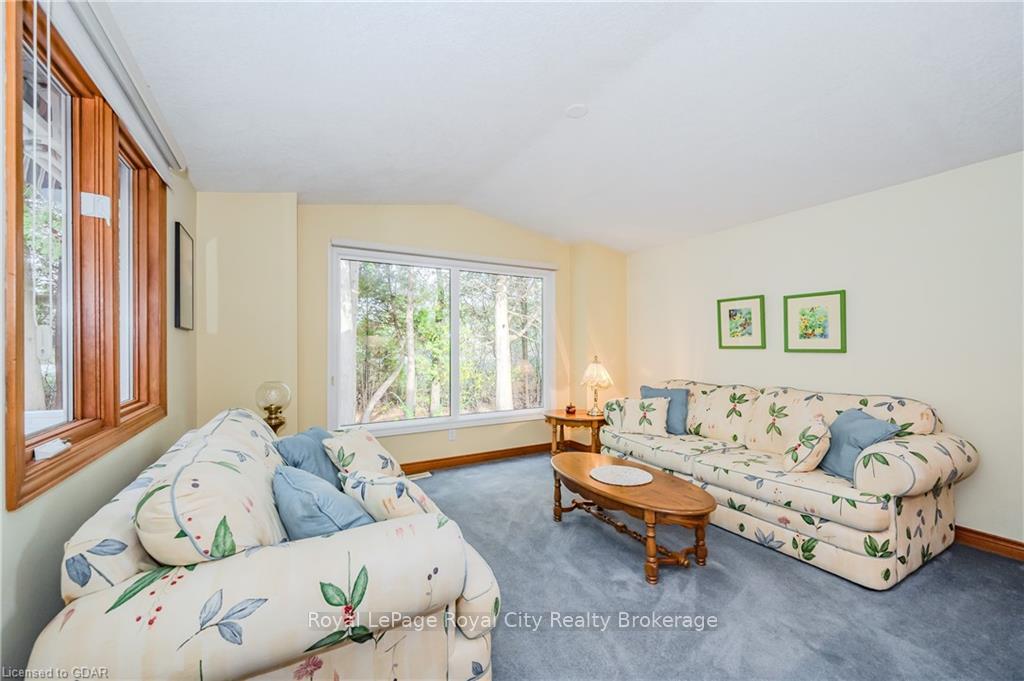 Photo 10 of 2 Spruce Avenue, Puslinch, Rural Puslinch East — HOMEH