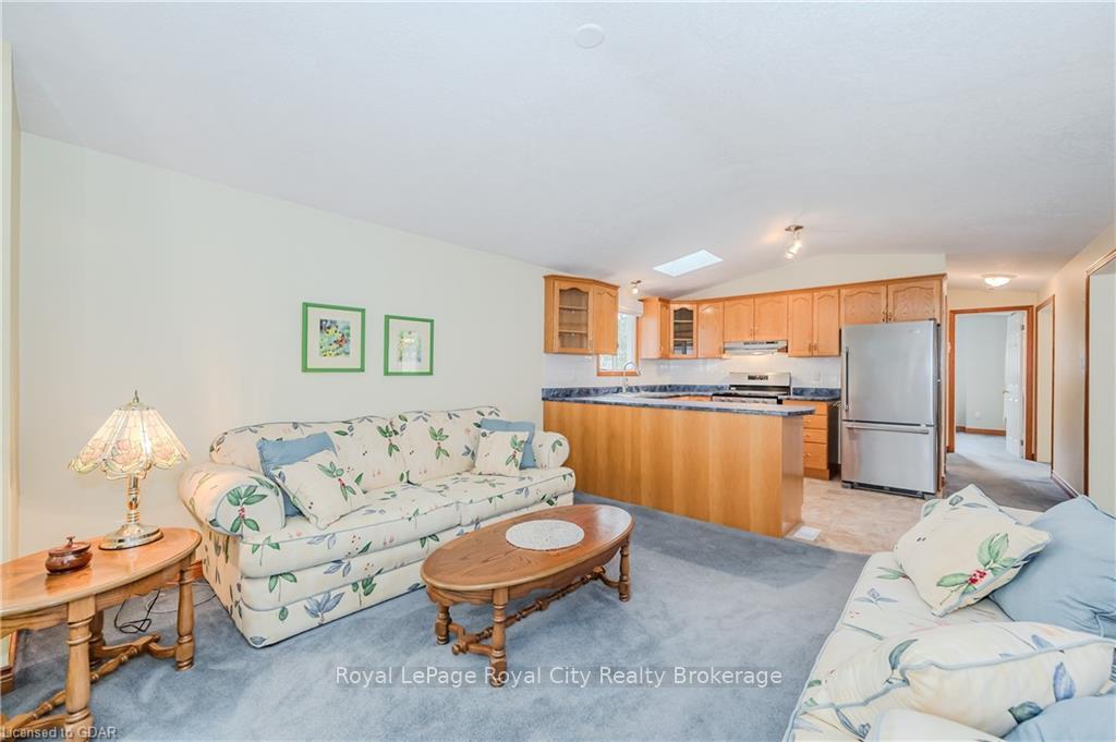 Photo 14 of 2 Spruce Avenue, Puslinch, Rural Puslinch East — HOMEH