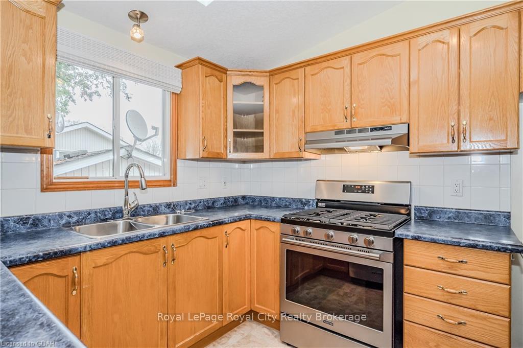 Photo 18 of 2 Spruce Avenue, Puslinch, Rural Puslinch East — HOMEH