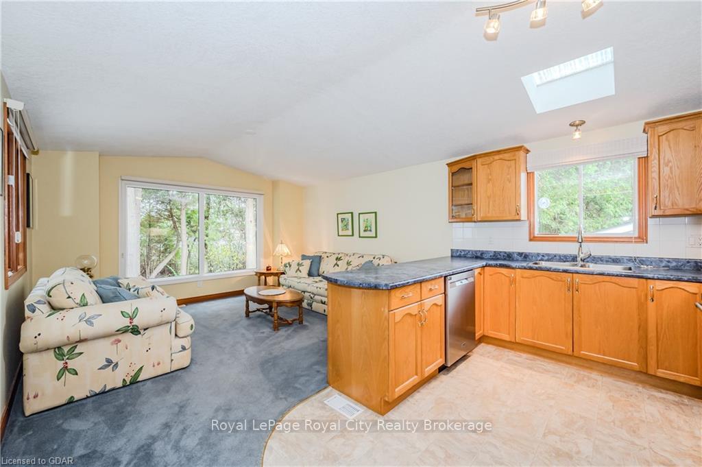 Photo 20 of 2 Spruce Avenue, Puslinch, Rural Puslinch East — HOMEH