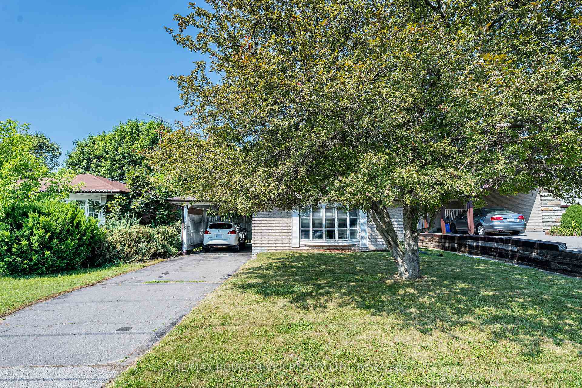 Photo 1 of 260 Harmony Road N, Oshawa, Eastdale — HOMEH