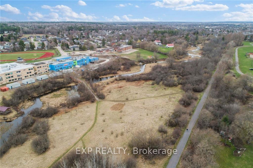Photo 3 of 00 Barnet Boulevard, Renfrew — HOMEH
