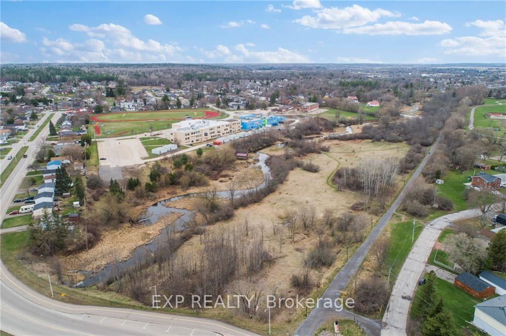 Photo 6 of 00 Barnet Boulevard, Renfrew — HOMEH