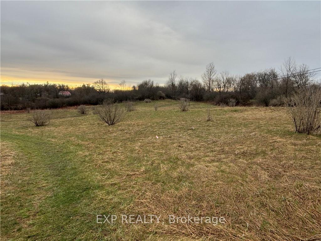 Photo 10 of 00 Barnet Boulevard, Renfrew — HOMEH
