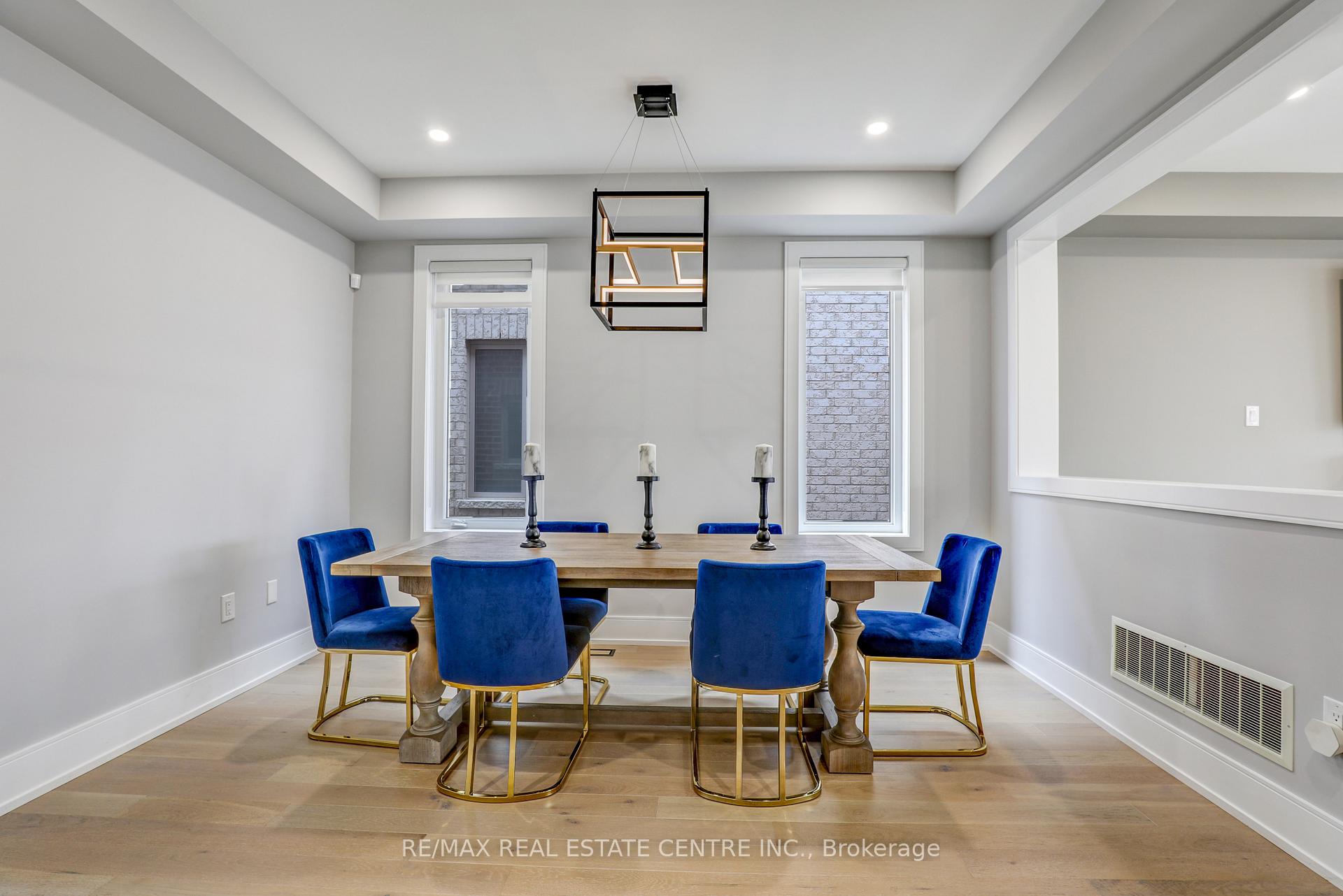 Photo 7 of 1004 Kingpeak Crescent, Pickering, Rural Pickering — HOMEH