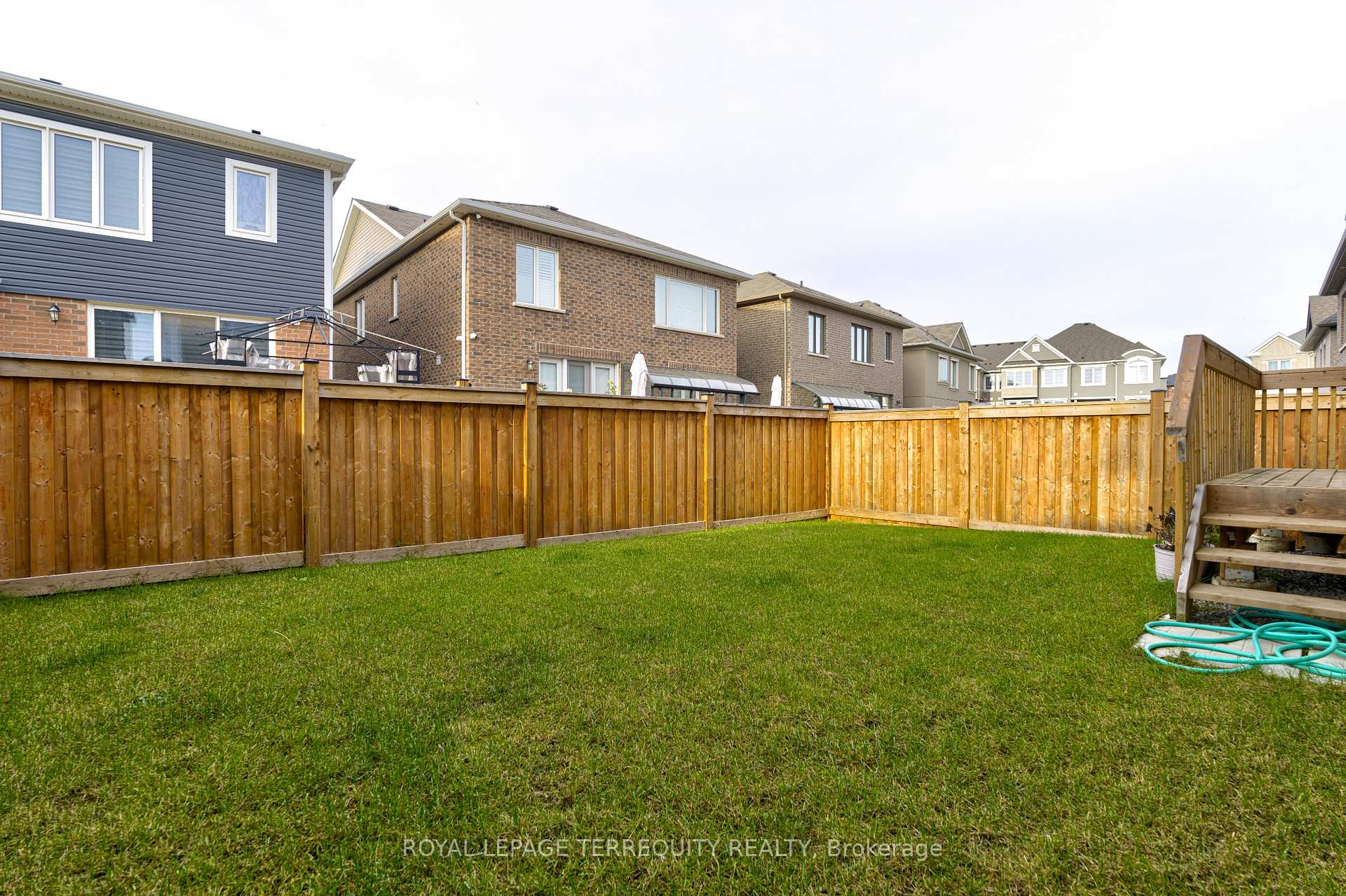 Photo 31 of 945 Chestnut Heights, Milton, Cobban — HOMEH