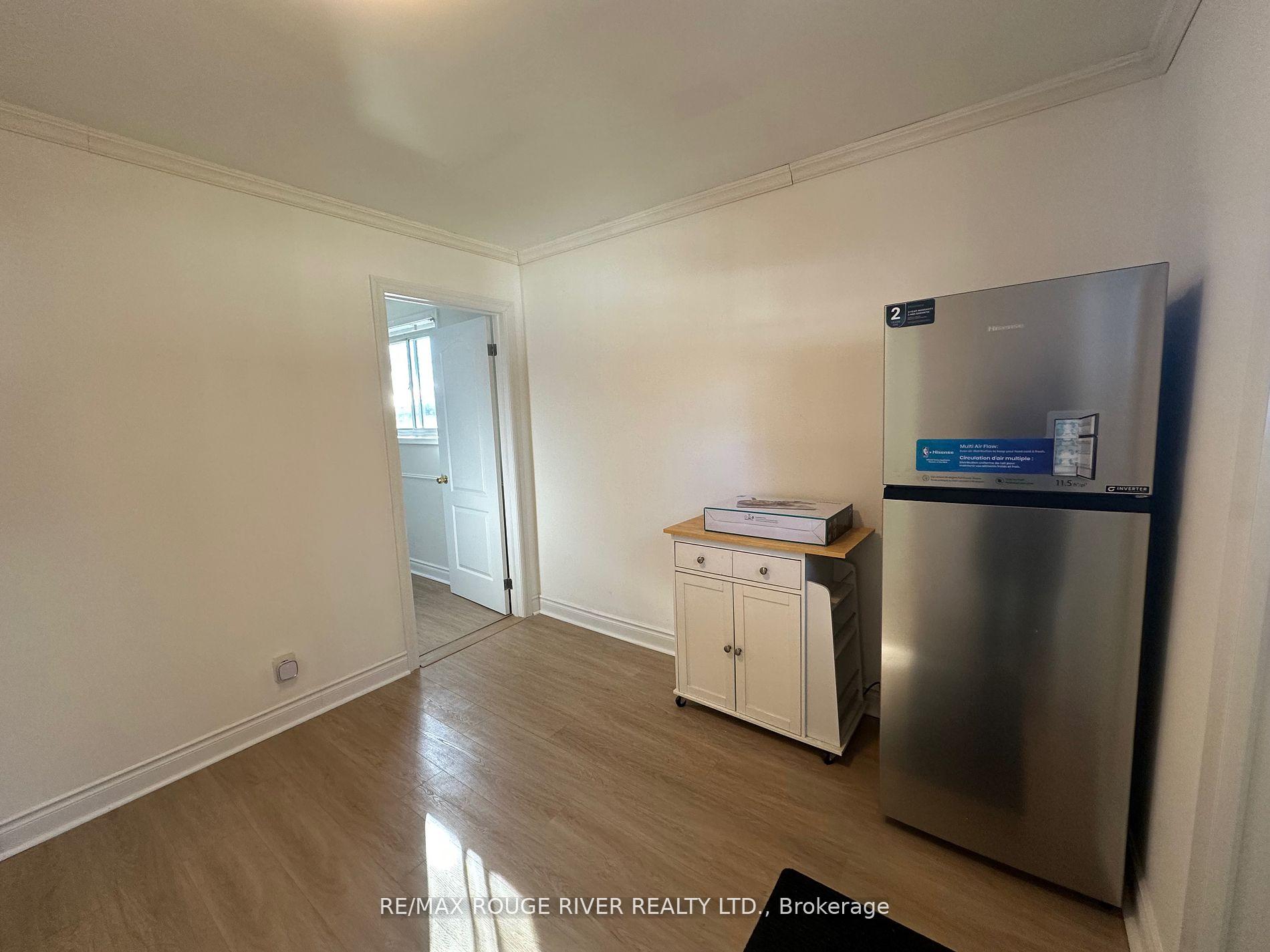 Photo 4 of Unit B, 1286 Radom Street, Pickering, Bay Ridges — HOMEH