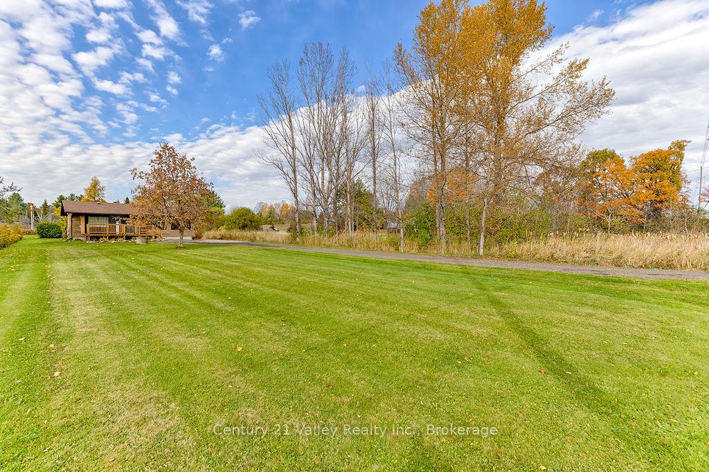 Photo 2 of 136 Pucker Street, Renfrew — HOMEH