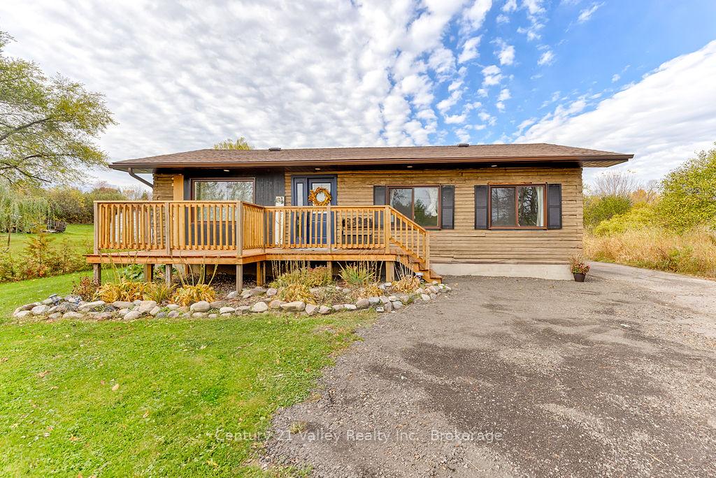 Photo 4 of 136 Pucker Street, Renfrew — HOMEH