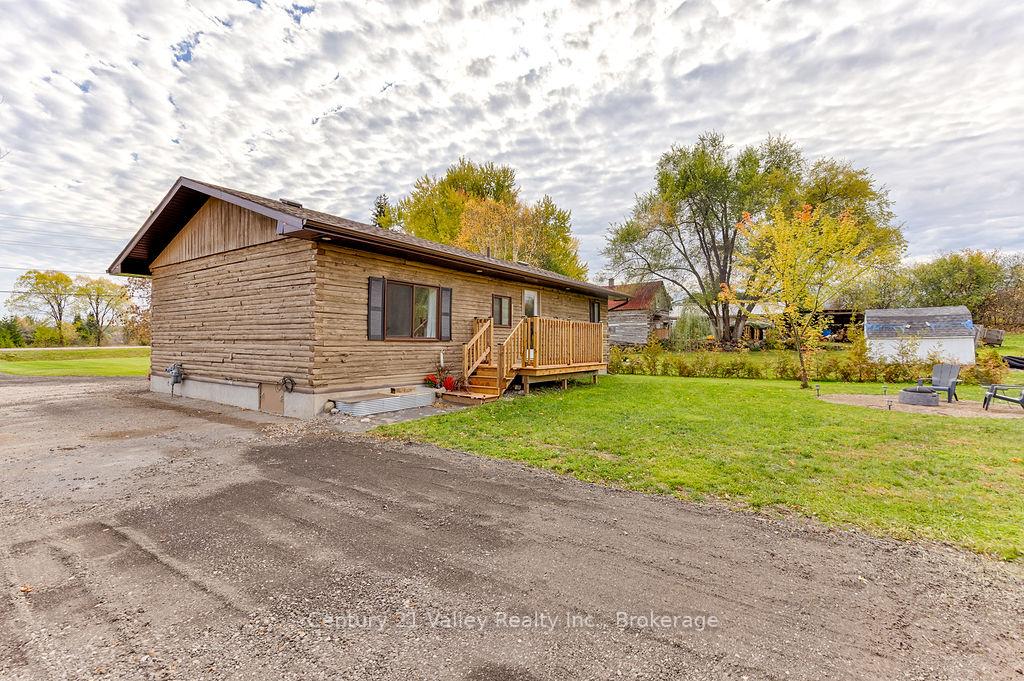 Photo 9 of 136 Pucker Street, Renfrew — HOMEH