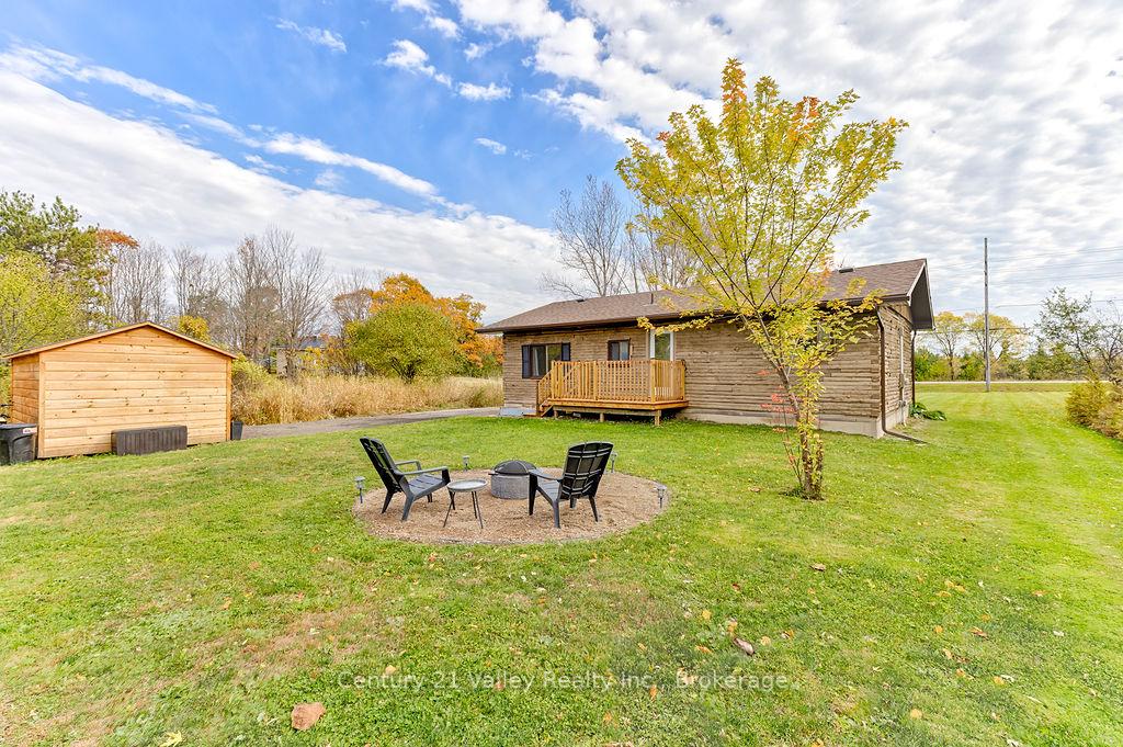 Photo 11 of 136 Pucker Street, Renfrew — HOMEH