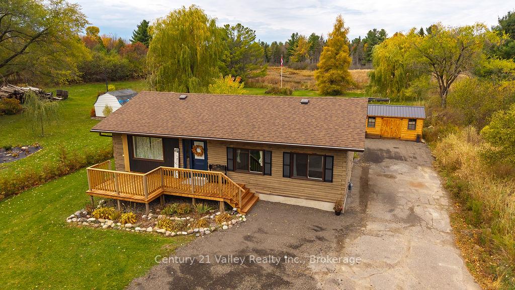 Photo 12 of 136 Pucker Street, Renfrew — HOMEH