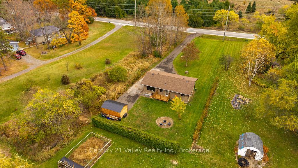 Photo 13 of 136 Pucker Street, Renfrew — HOMEH