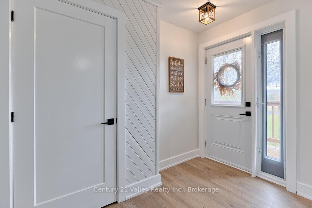 Photo 20 of 136 Pucker Street, Renfrew — HOMEH