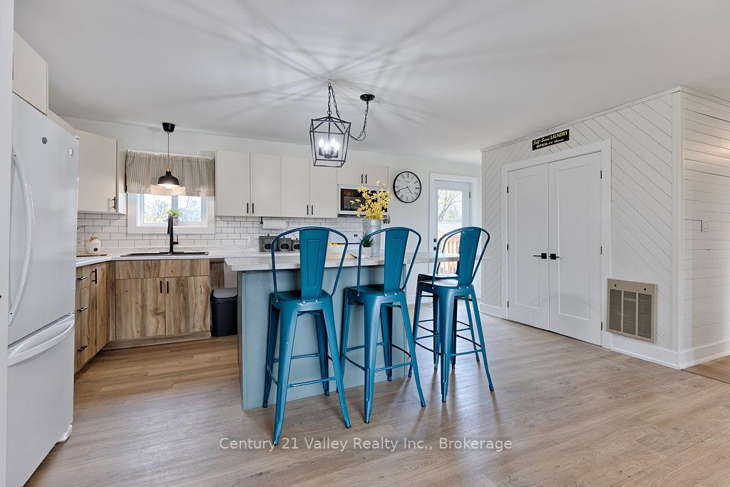 Photo 23 of 136 Pucker Street, Renfrew — HOMEH