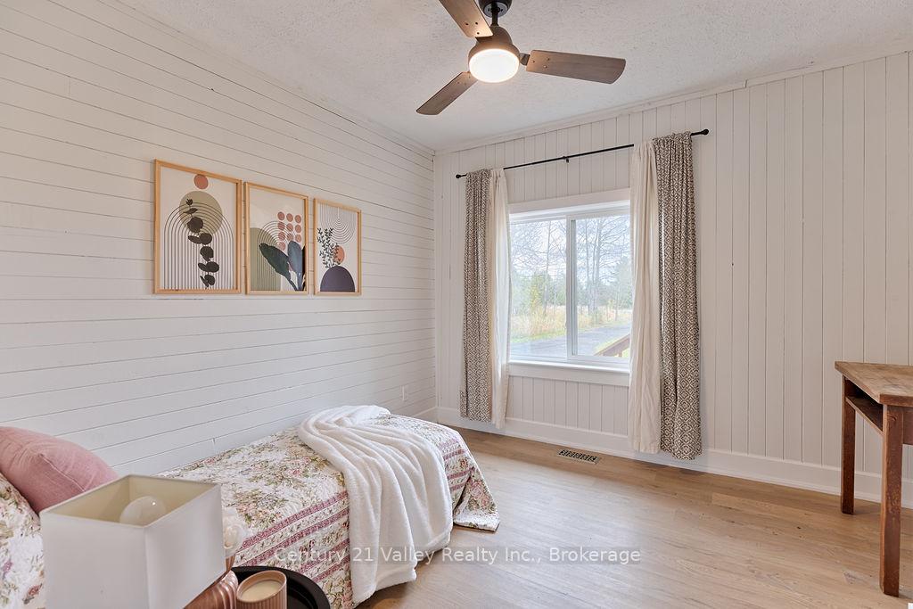 Photo 34 of 136 Pucker Street, Renfrew — HOMEH