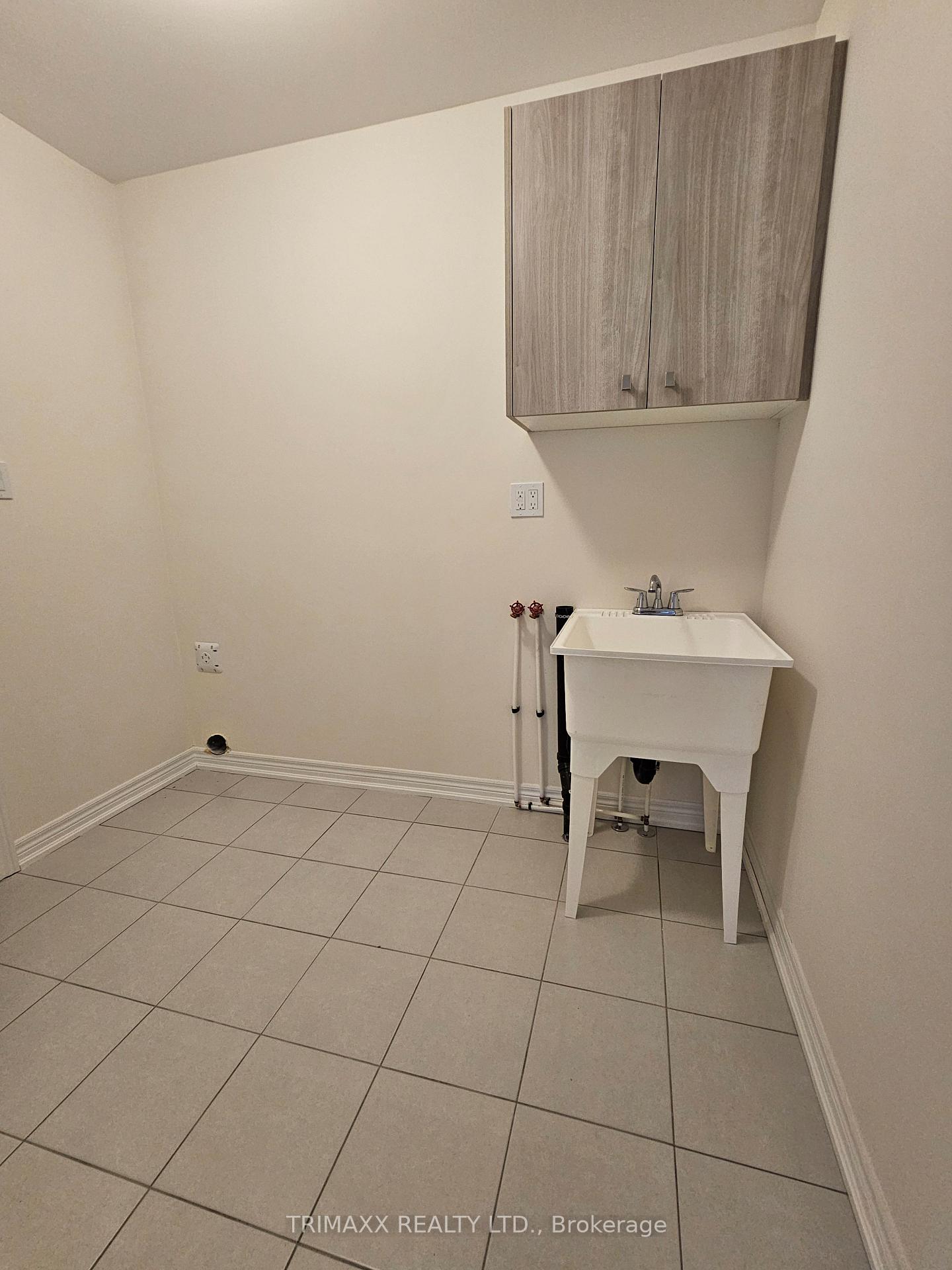 Photo 25 of 819 Steinberg Court, Peterborough, Monaghan Ward 2 — HOMEH