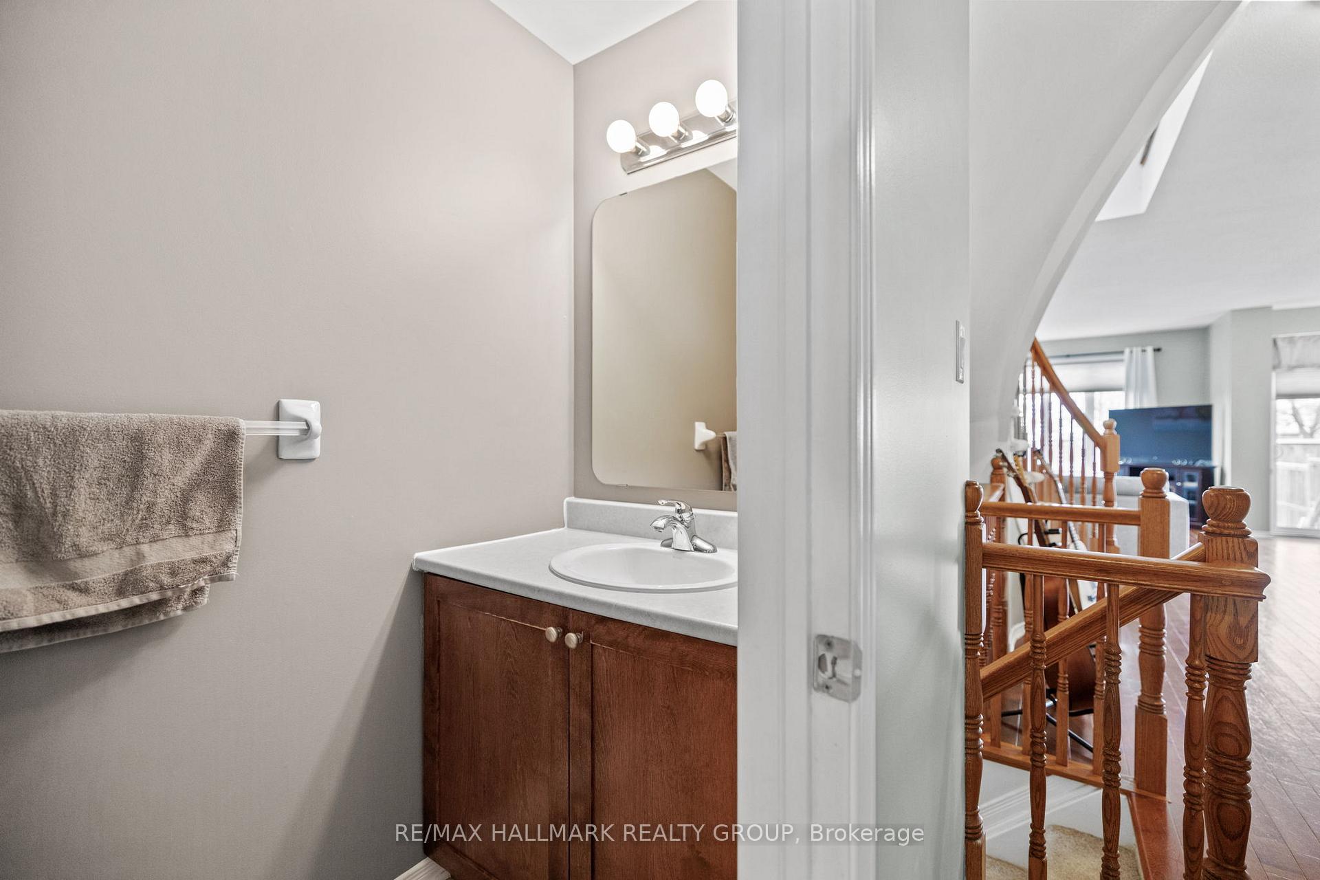 Photo 4 of 616 Everlasting Crescent, Ottawa, Springridge/East Village — HOMEH