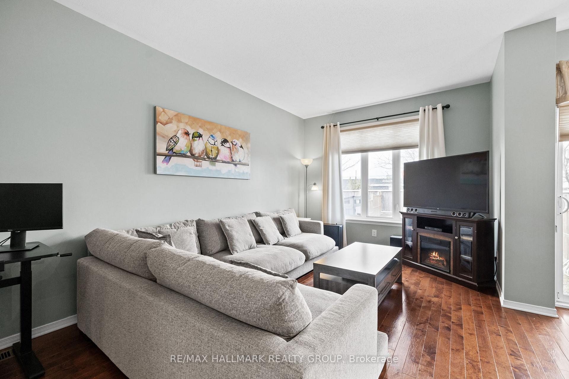 Photo 13 of 616 Everlasting Crescent, Ottawa, Springridge/East Village — HOMEH