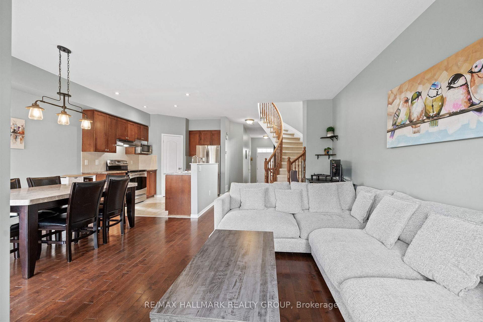 Photo 14 of 616 Everlasting Crescent, Ottawa, Springridge/East Village — HOMEH