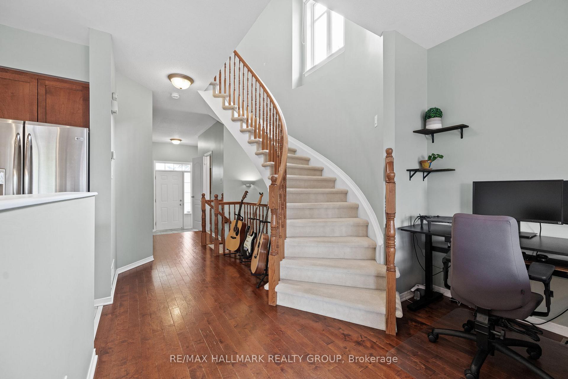 Photo 15 of 616 Everlasting Crescent, Ottawa, Springridge/East Village — HOMEH
