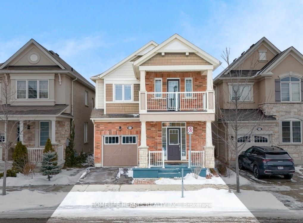 Front of 915 Penson Crescent