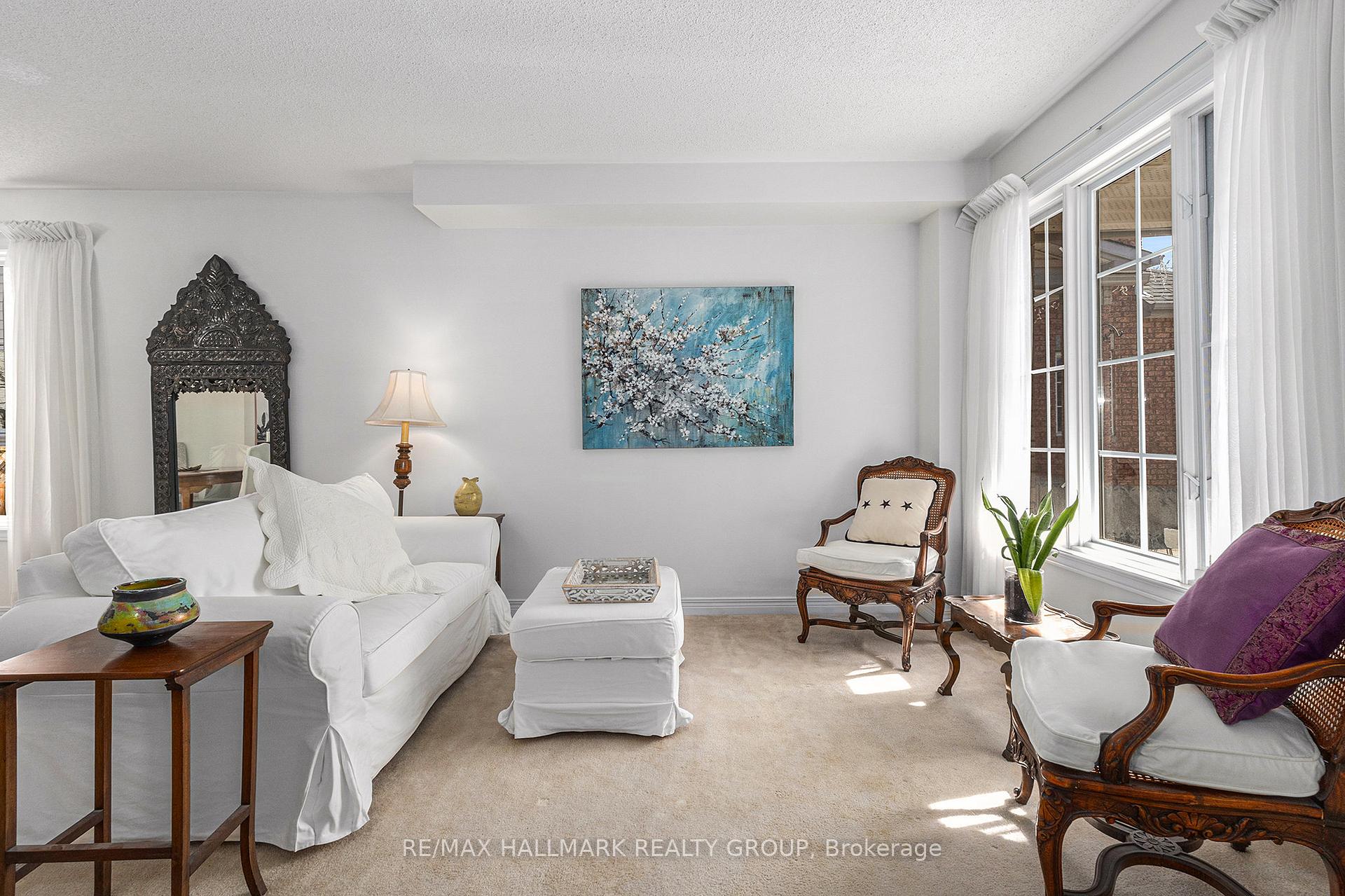 Photo 4 of 963 Como Crescent, Ottawa, Fallingbrook/Pineridge — HOMEH