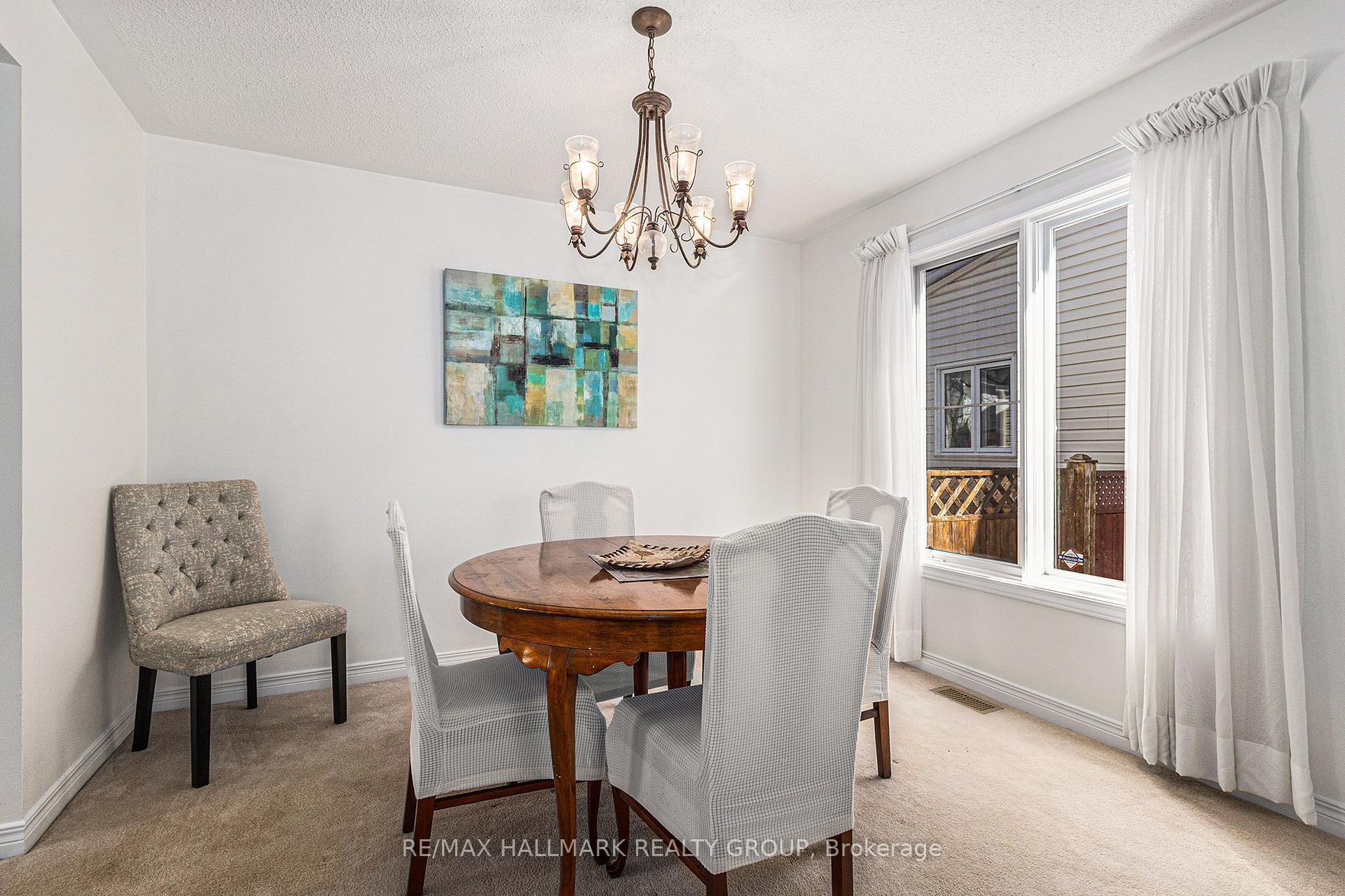 Photo 6 of 963 Como Crescent, Ottawa, Fallingbrook/Pineridge — HOMEH