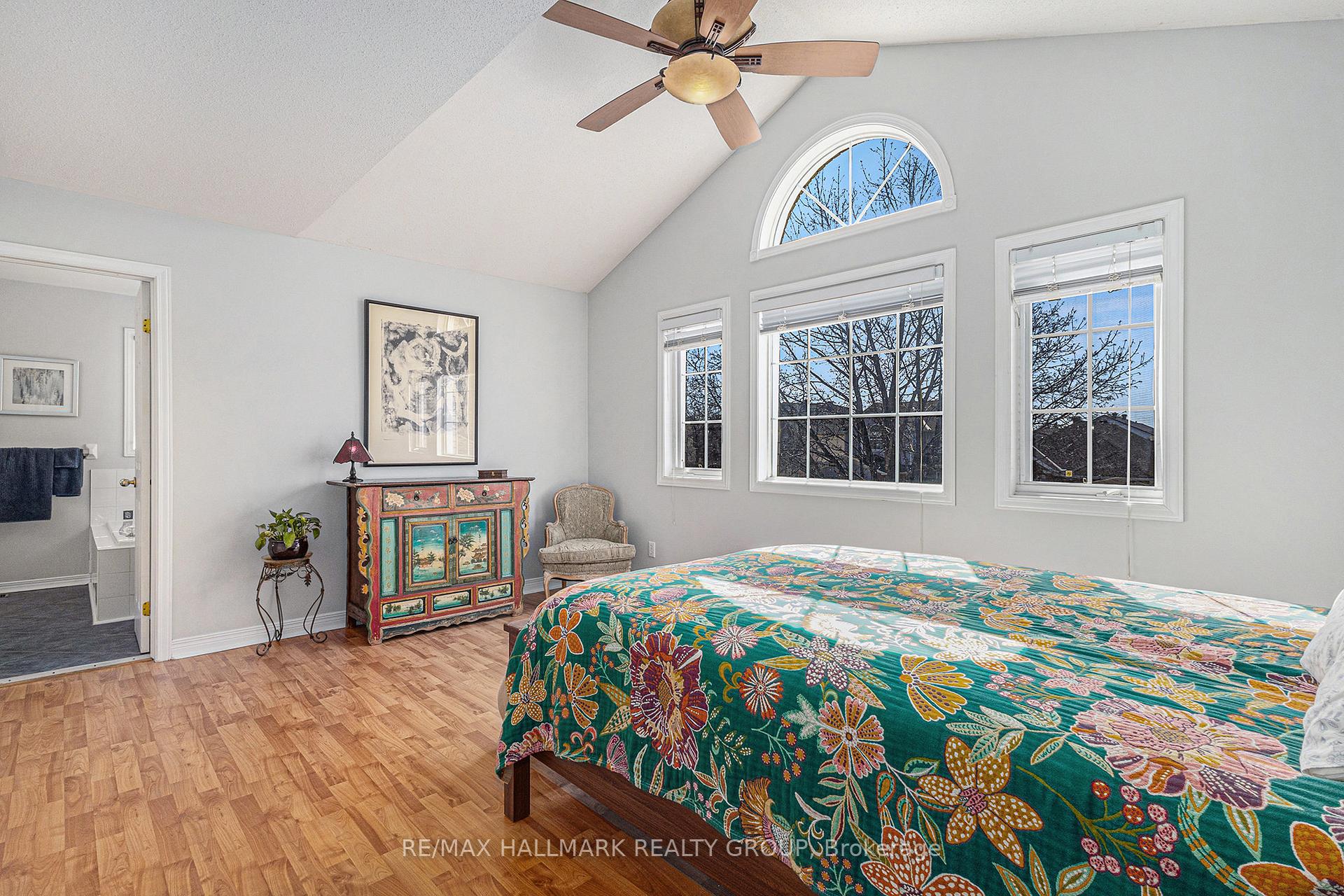 Photo 14 of 963 Como Crescent, Ottawa, Fallingbrook/Pineridge — HOMEH