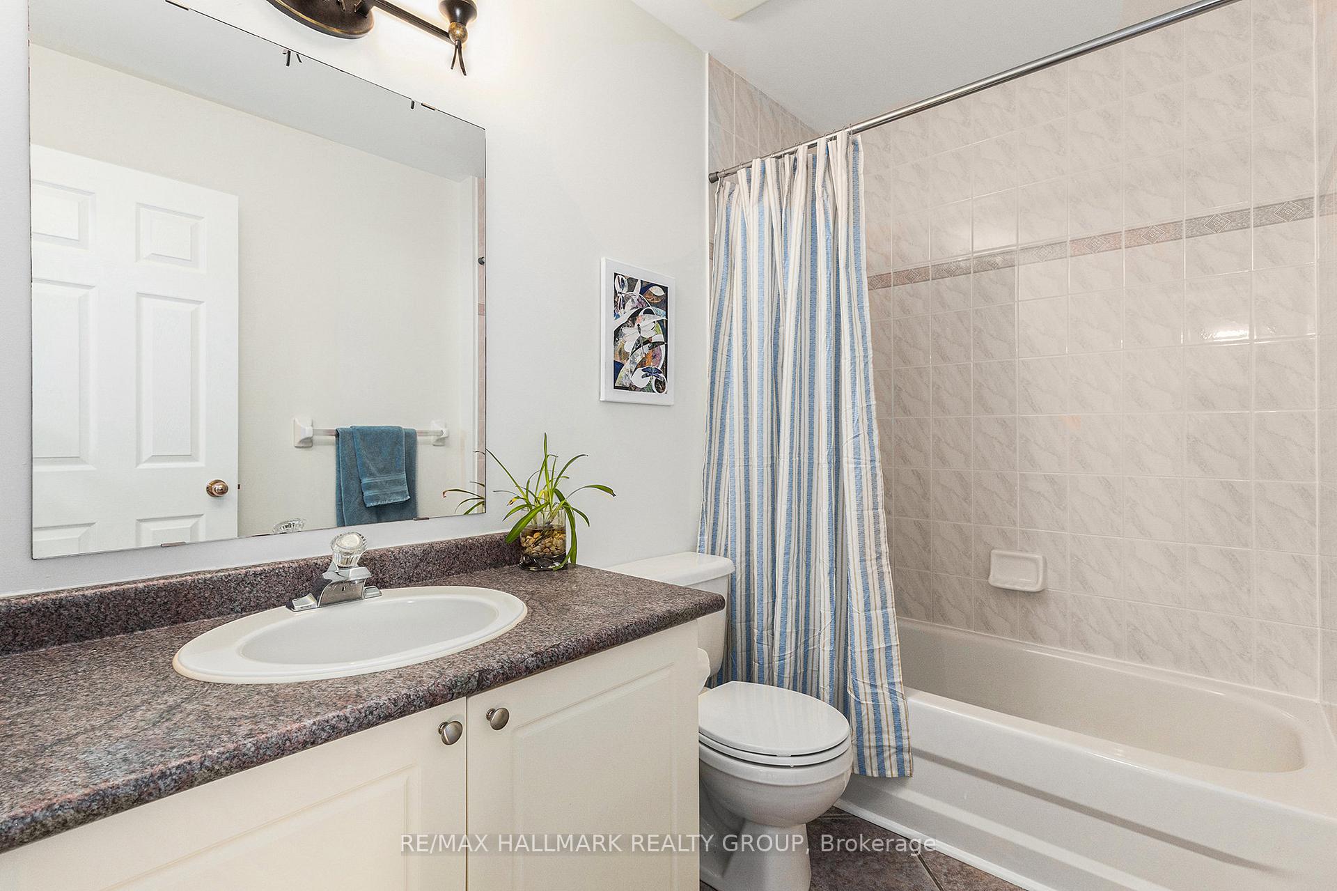 Photo 18 of 963 Como Crescent, Ottawa, Fallingbrook/Pineridge — HOMEH