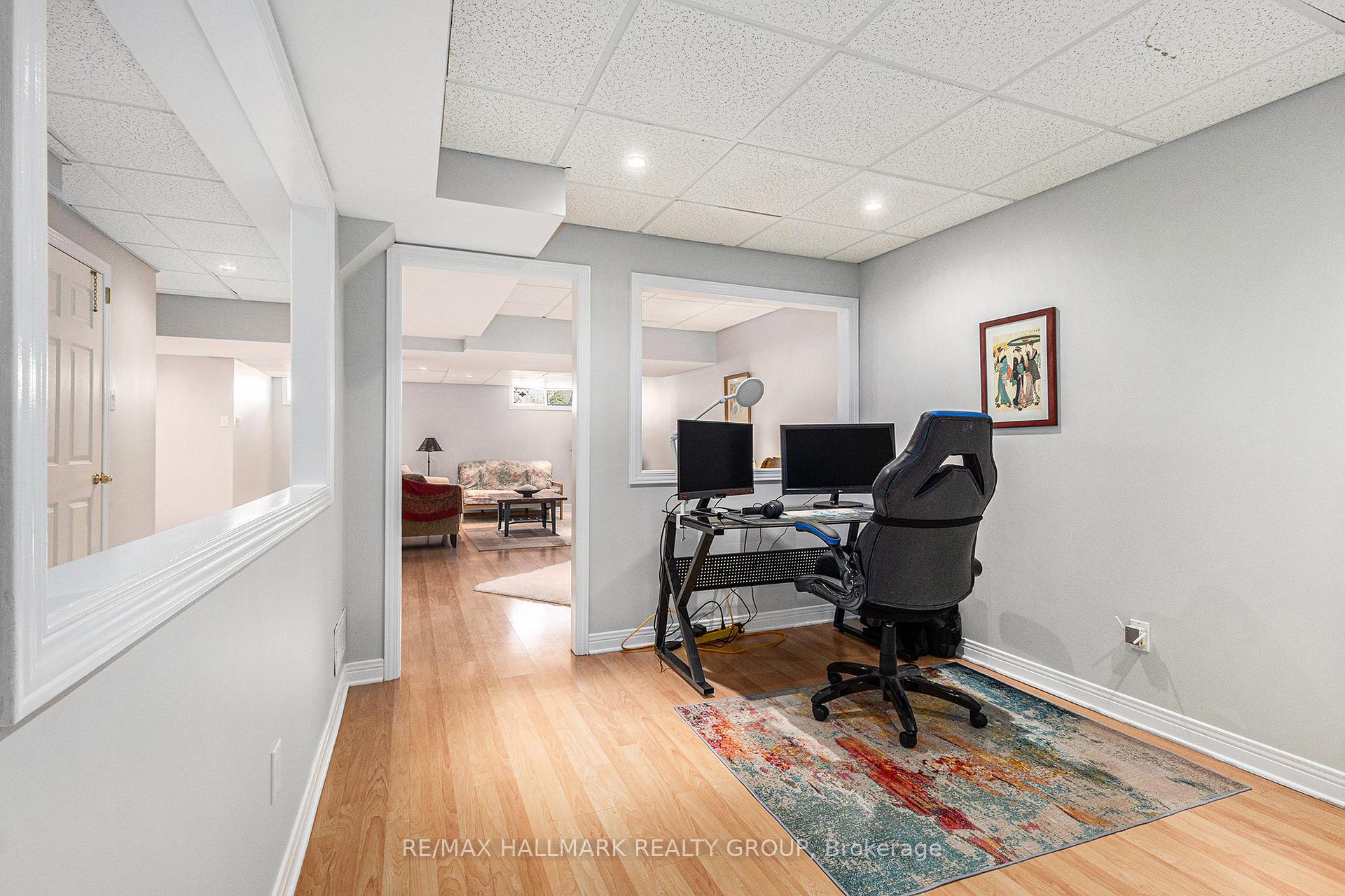 Photo 19 of 963 Como Crescent, Ottawa, Fallingbrook/Pineridge — HOMEH