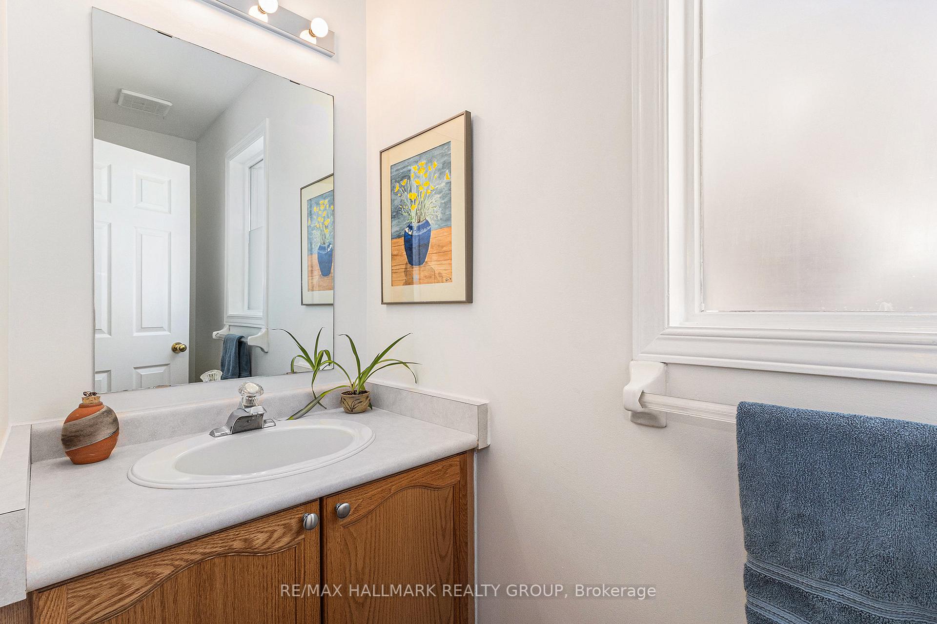 Photo 21 of 963 Como Crescent, Ottawa, Fallingbrook/Pineridge — HOMEH